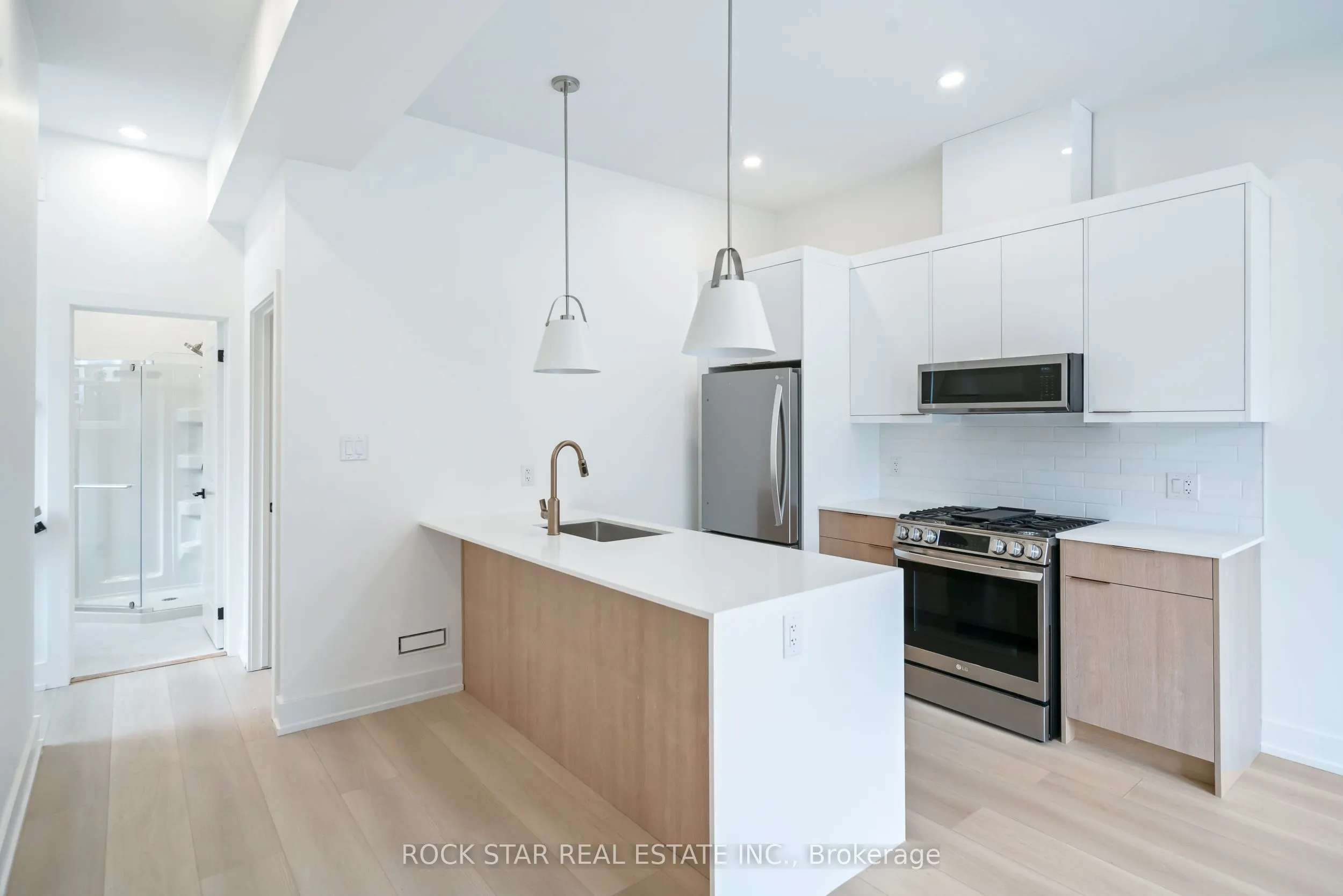42 Ray Street S