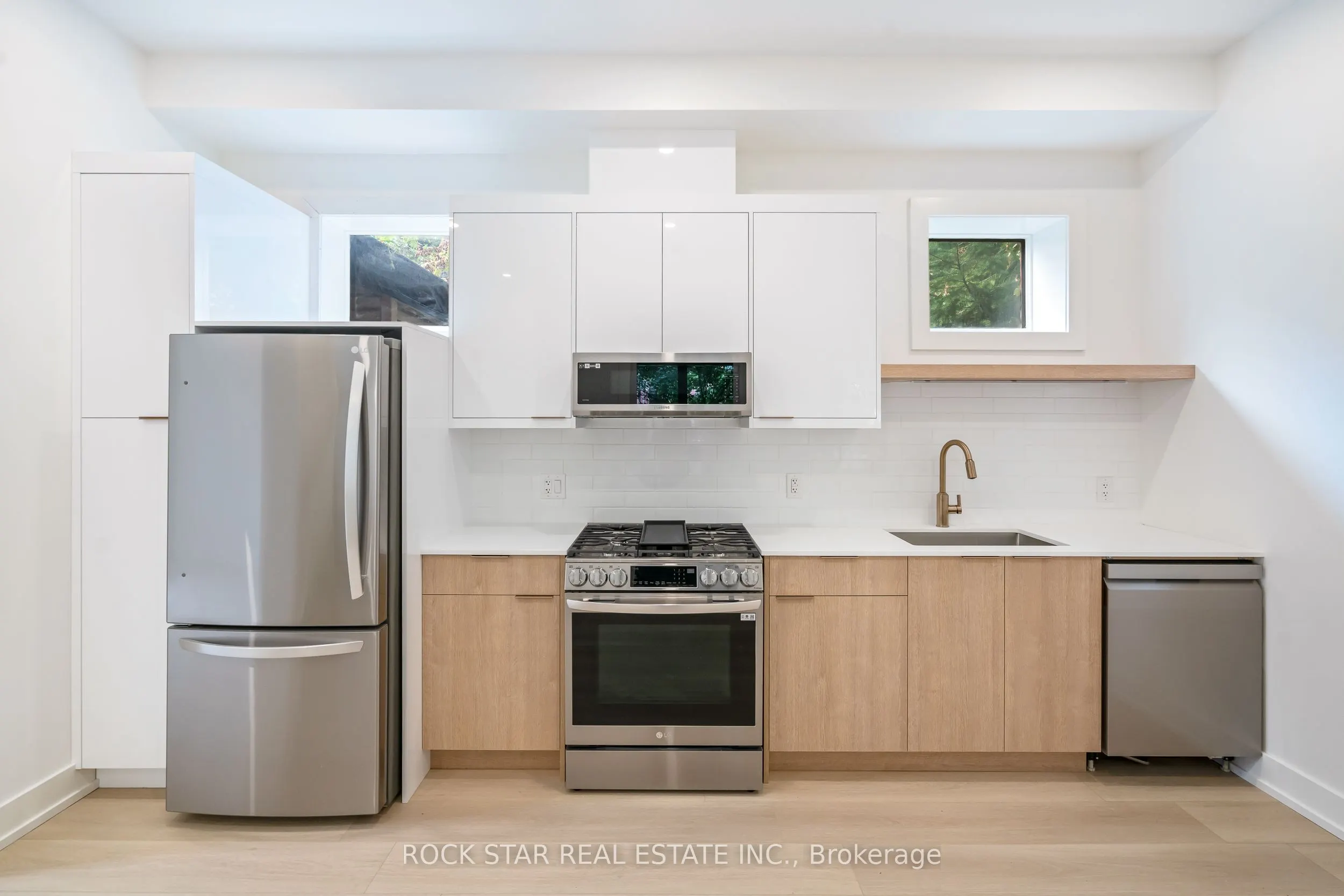 42 Ray Street S