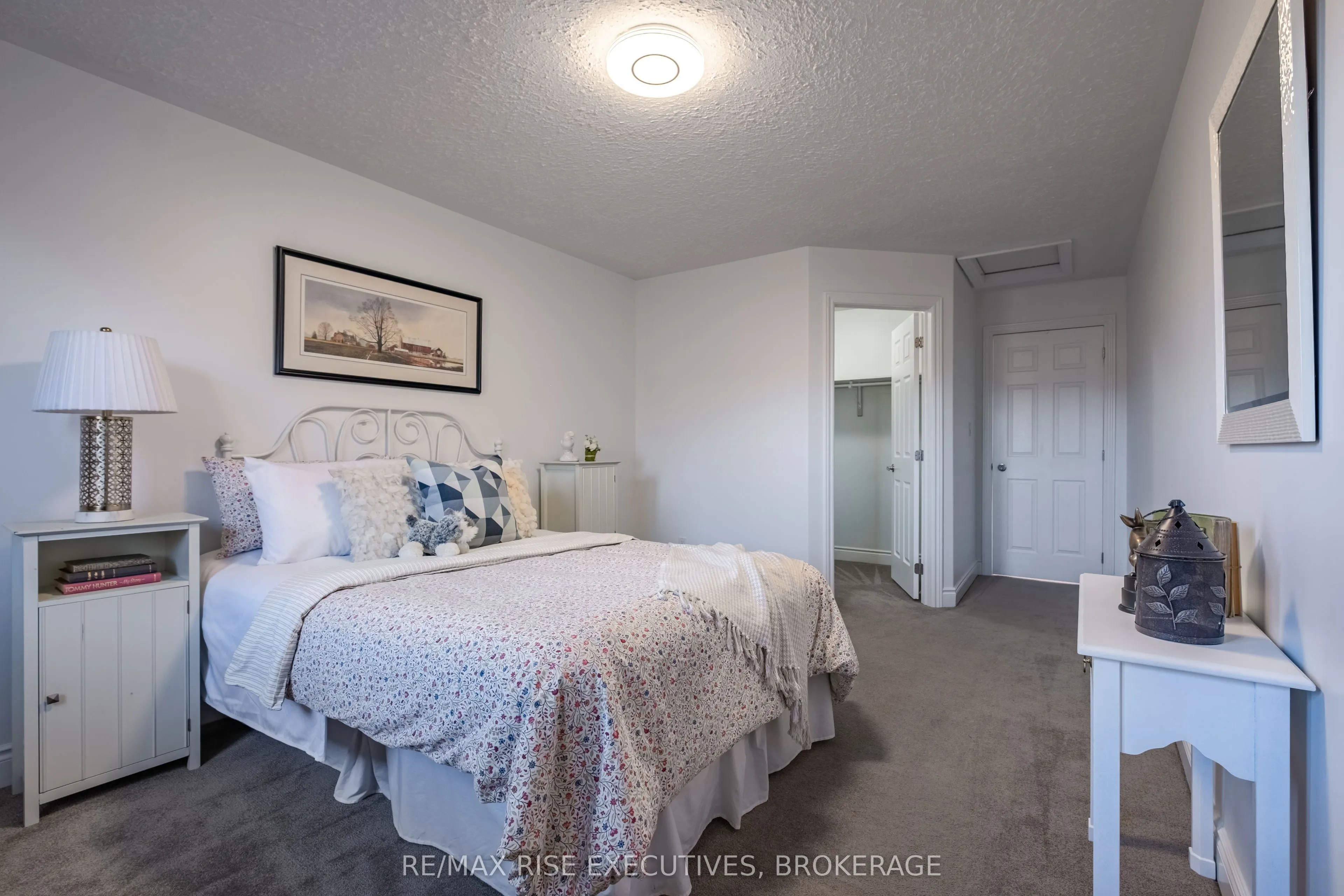 734 Kananaskis Drive