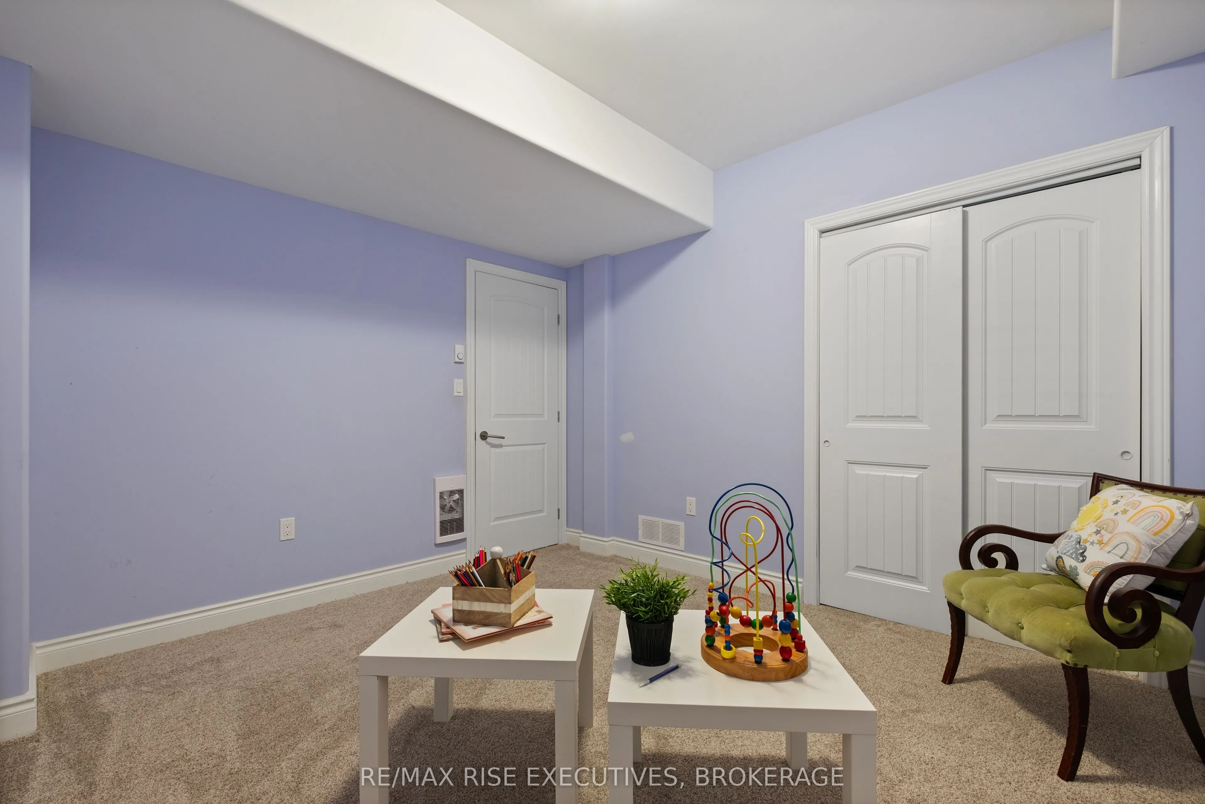 734 Kananaskis Drive