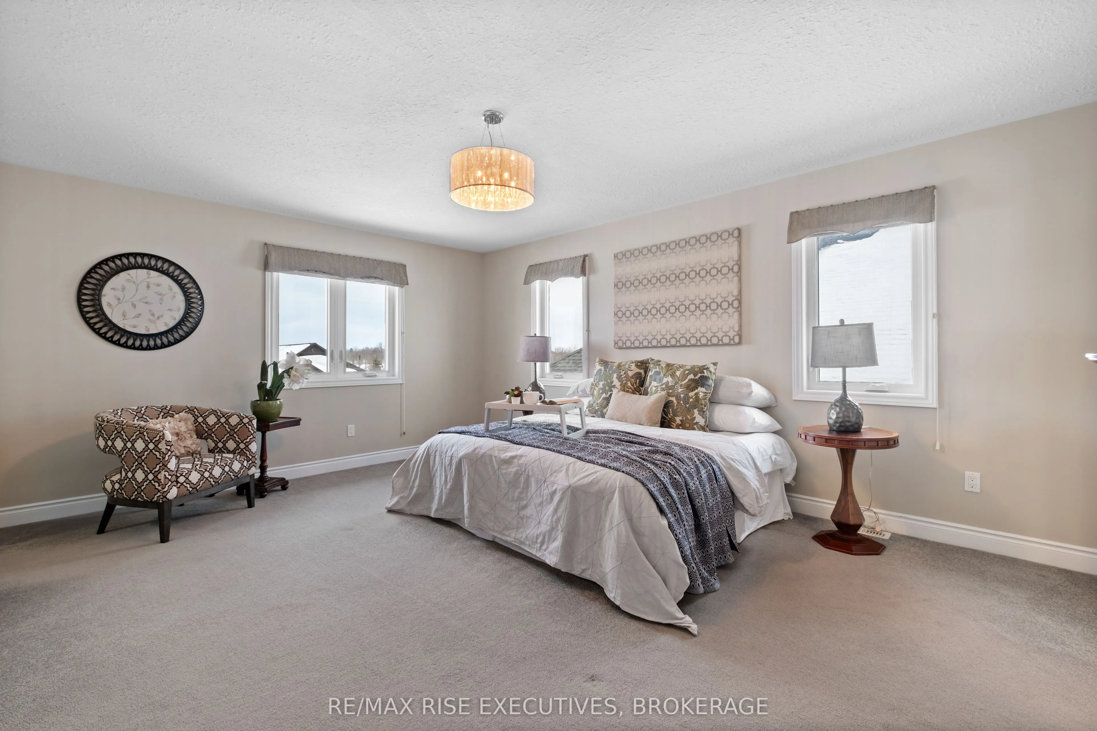 734 Kananaskis Drive