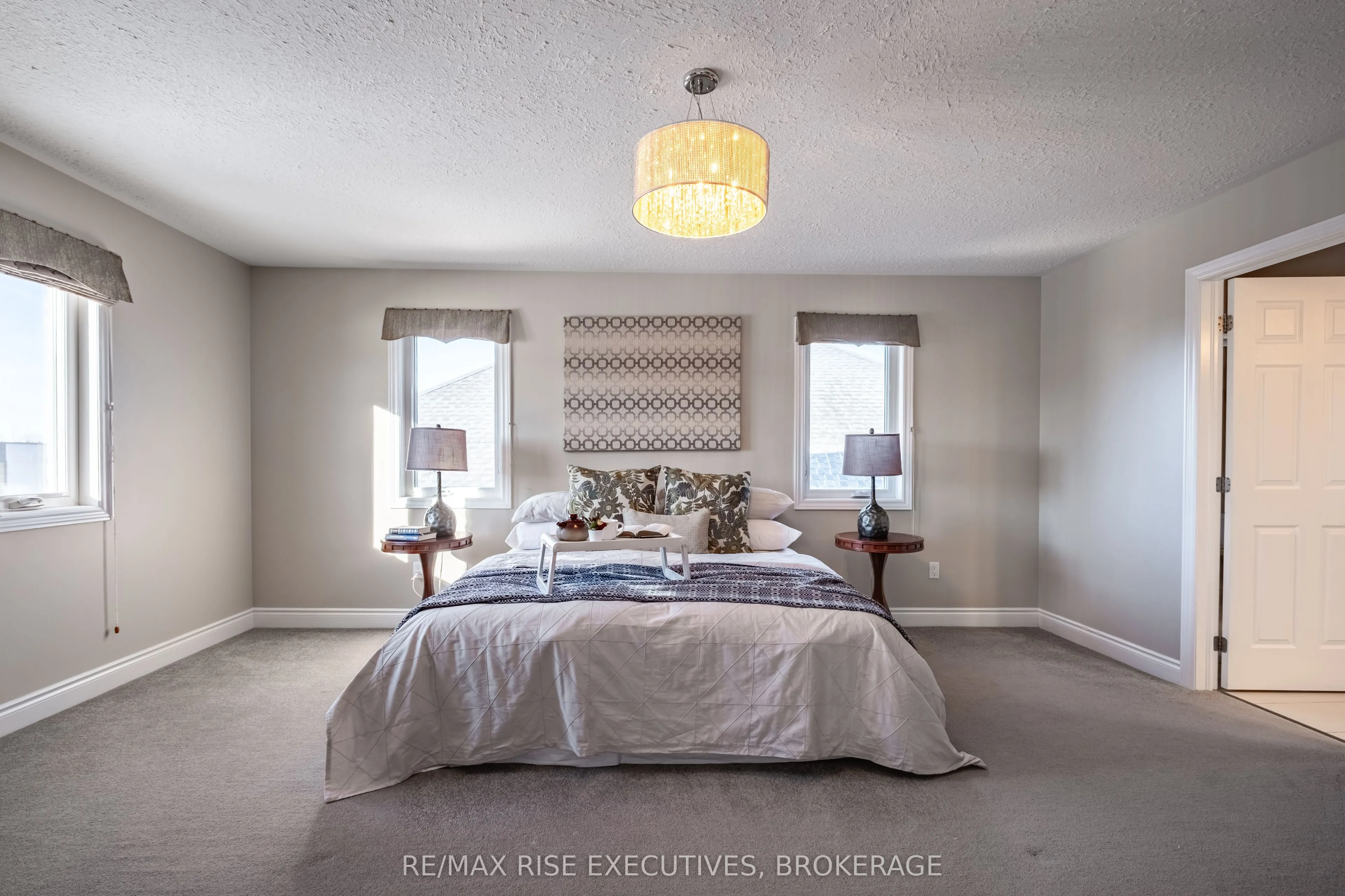 734 Kananaskis Drive