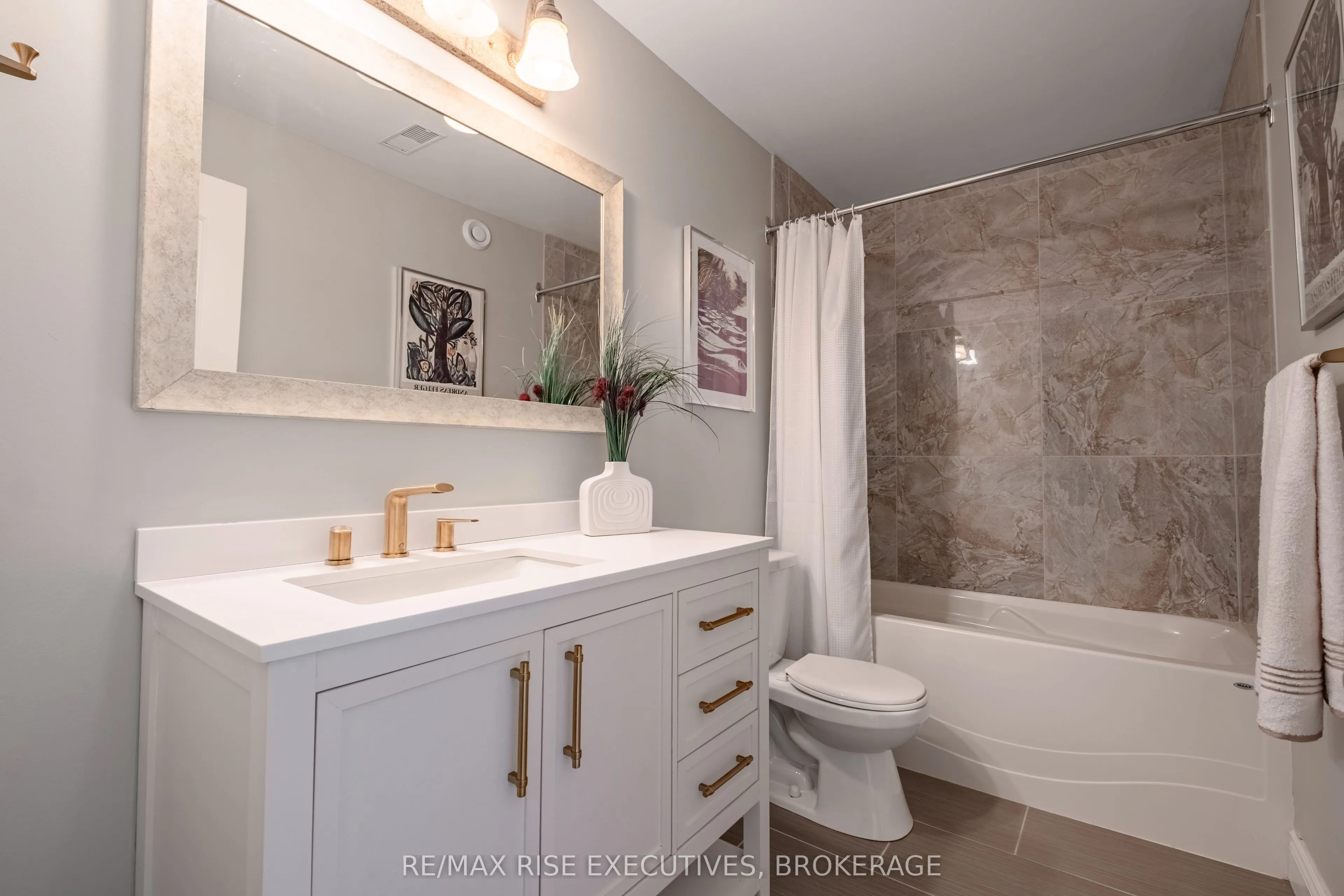 734 Kananaskis Drive