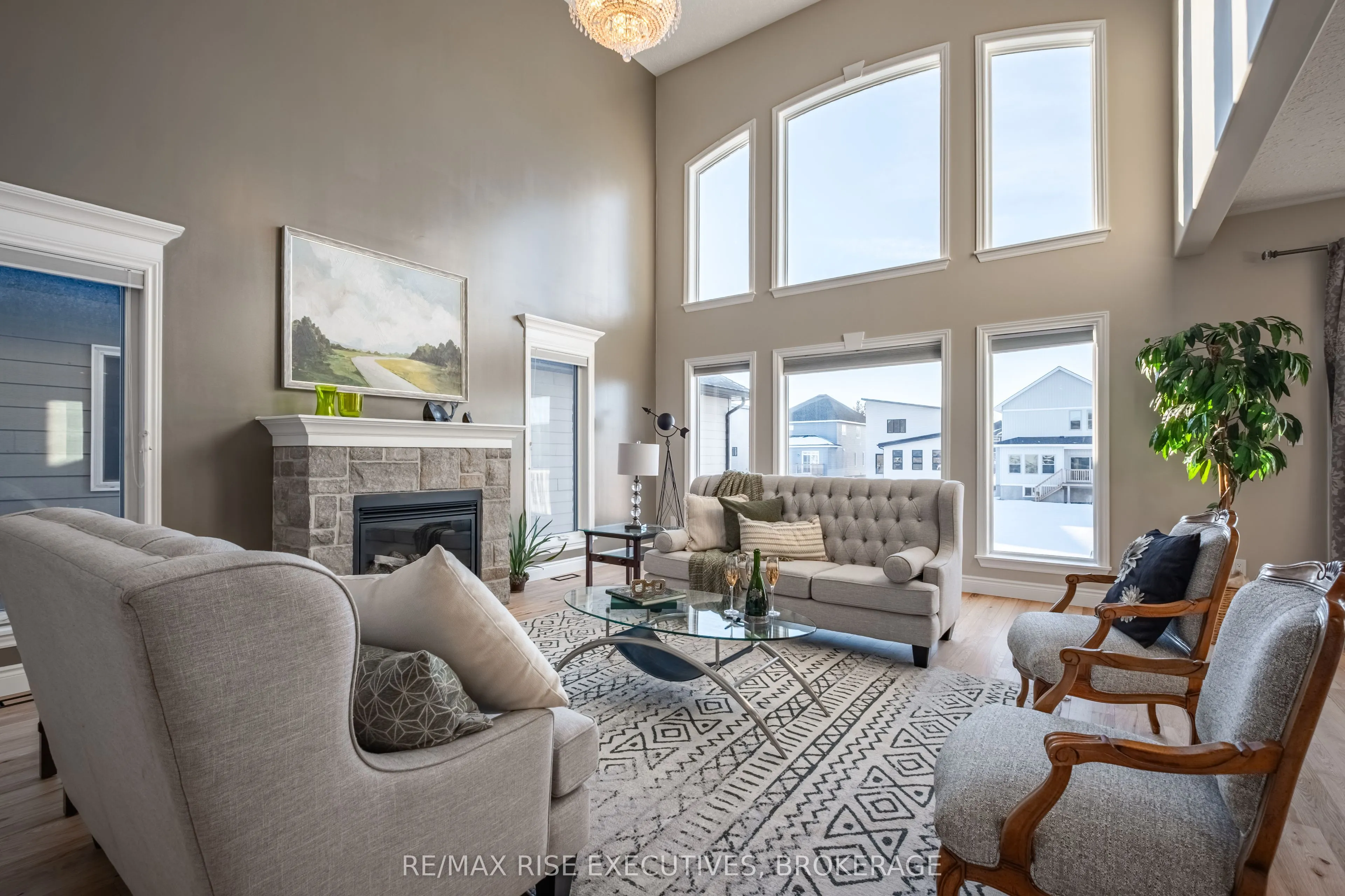 734 Kananaskis Drive