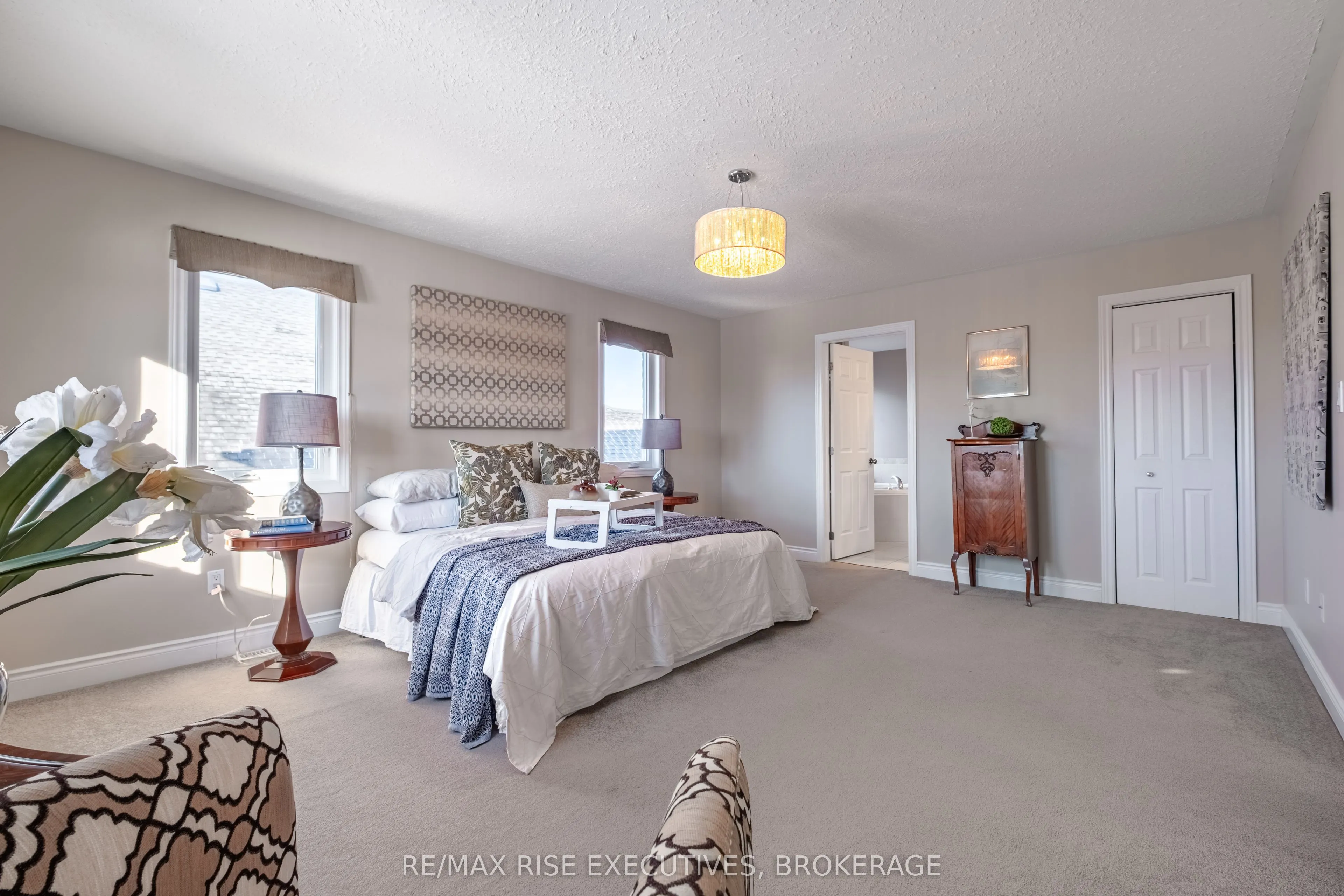 734 Kananaskis Drive