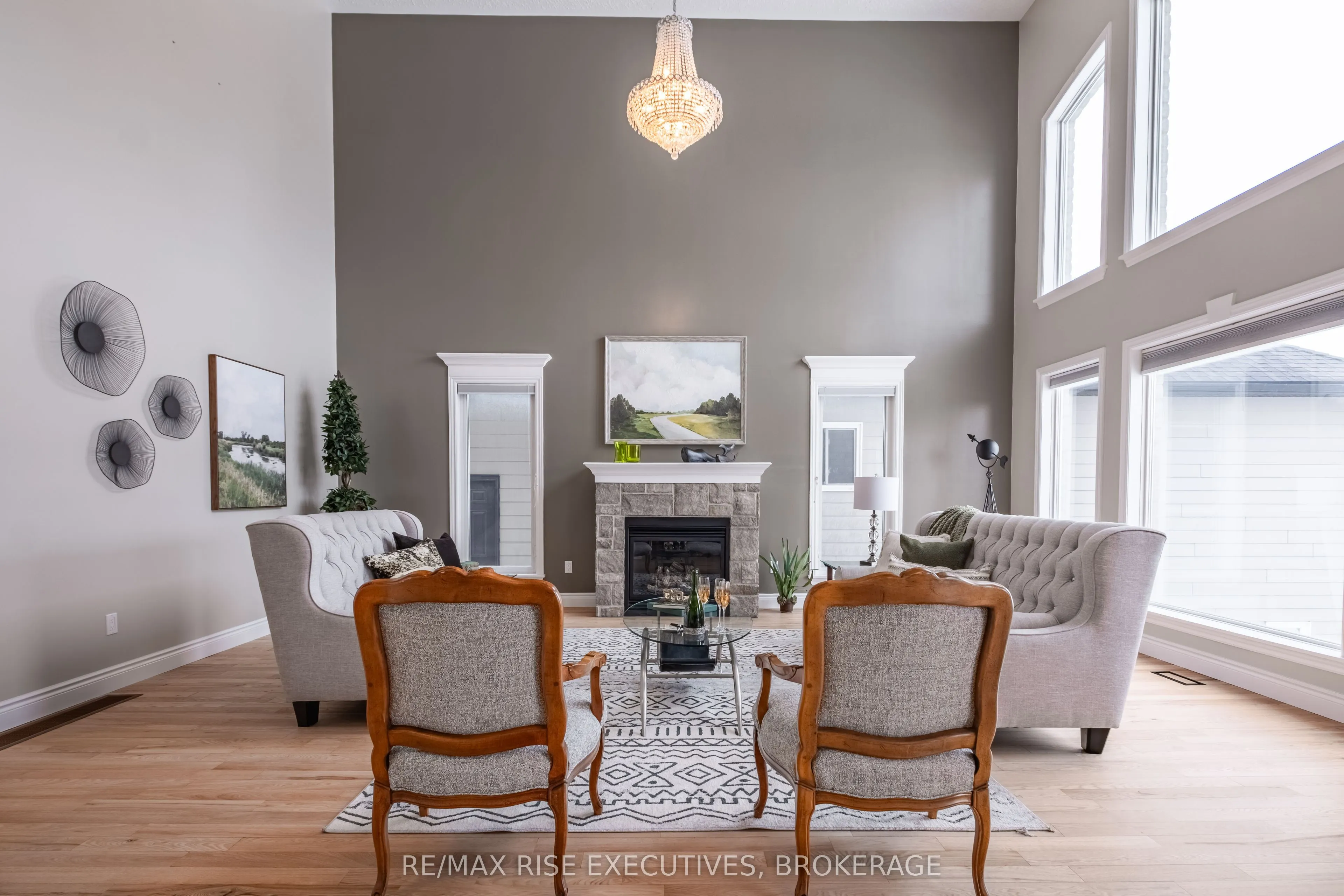 734 Kananaskis Drive