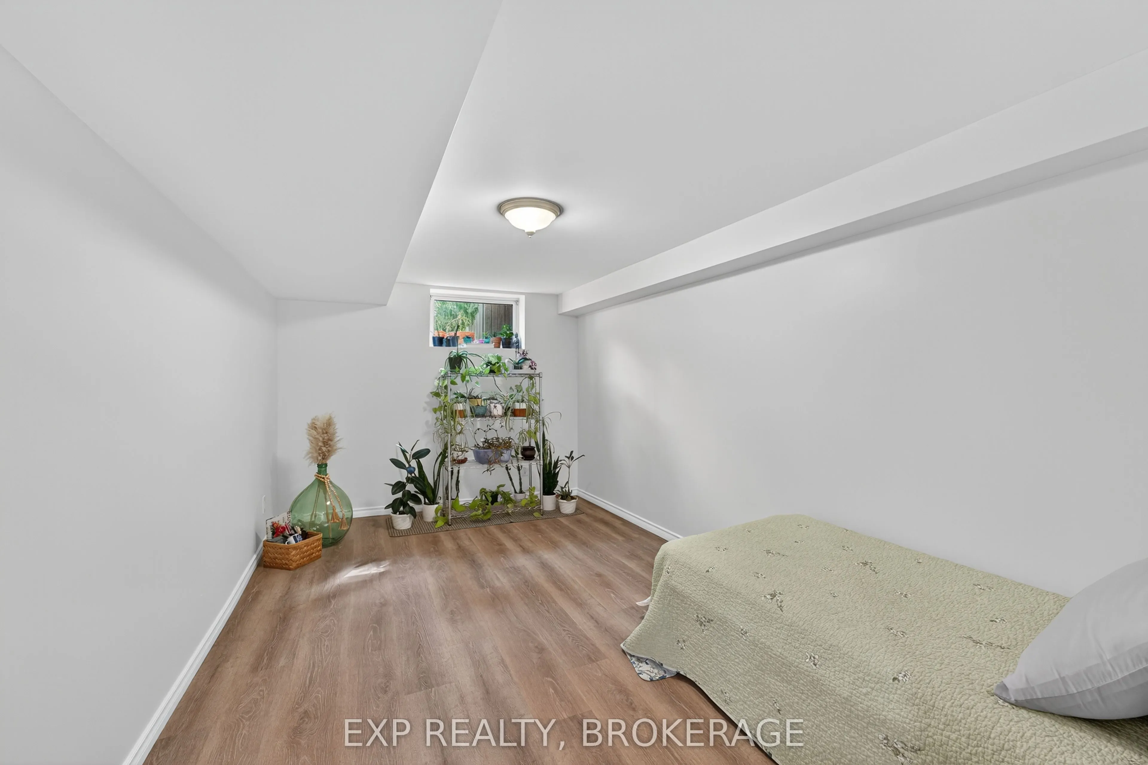 550 Barnsley Crescent