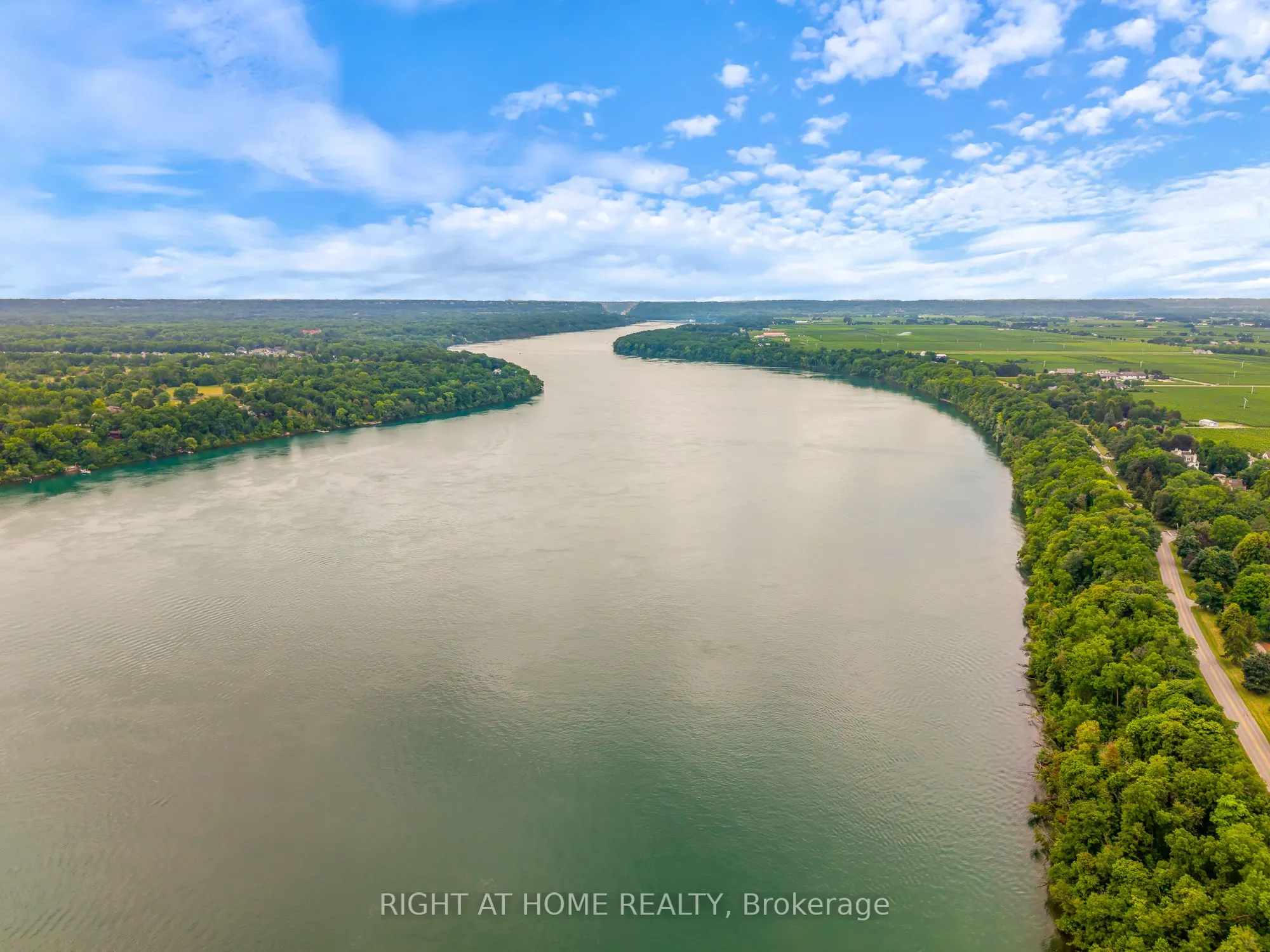 15756 Niagara Parkway