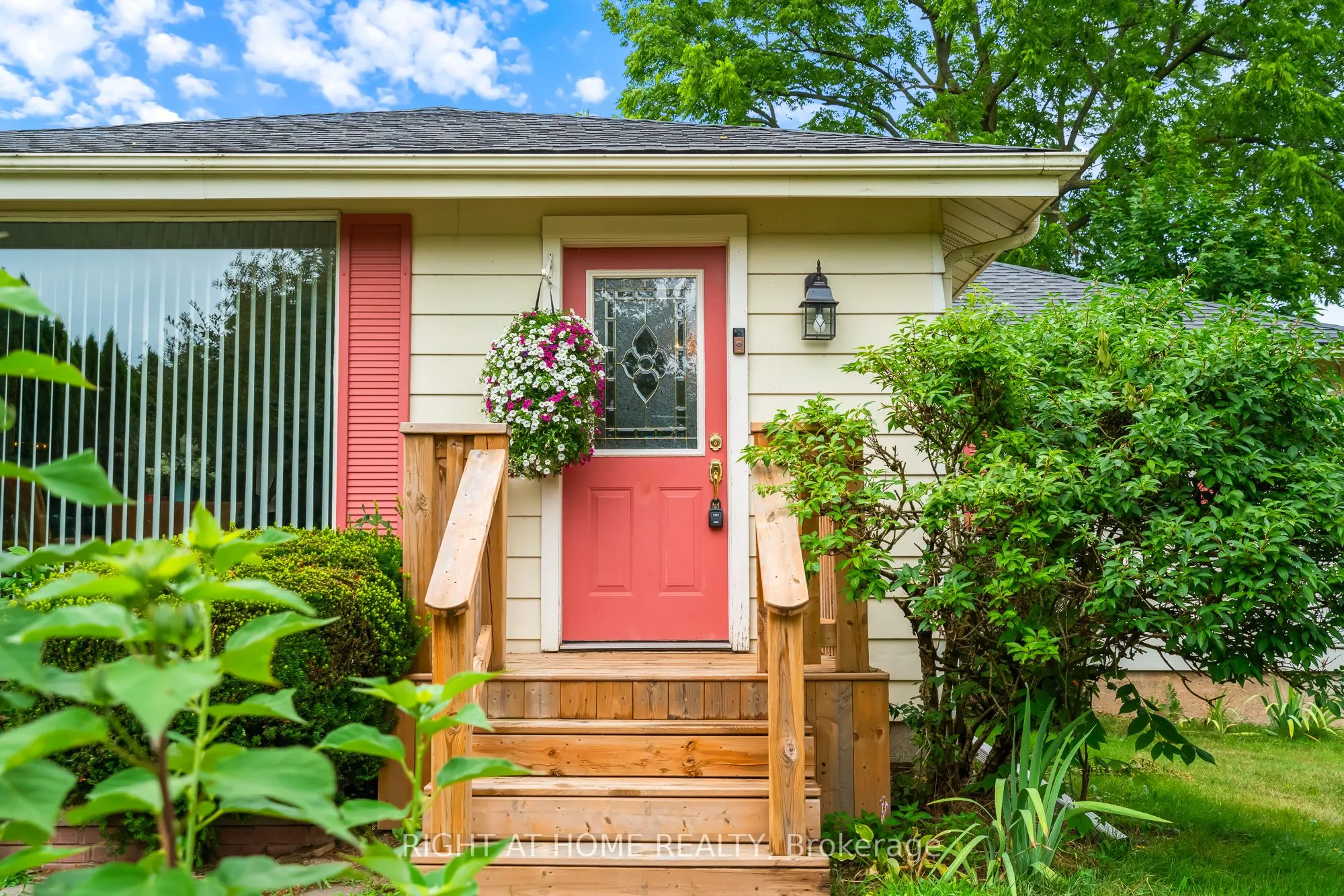 15756 Niagara Parkway