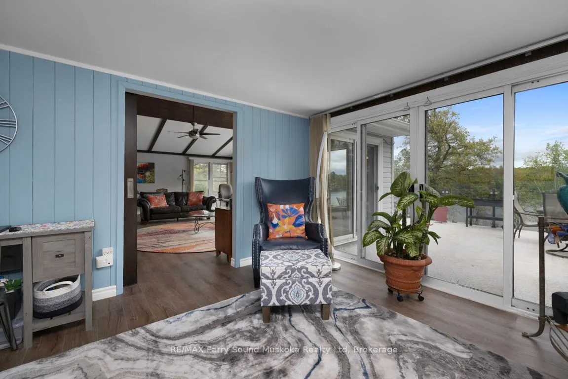 28 Lakeside Drive