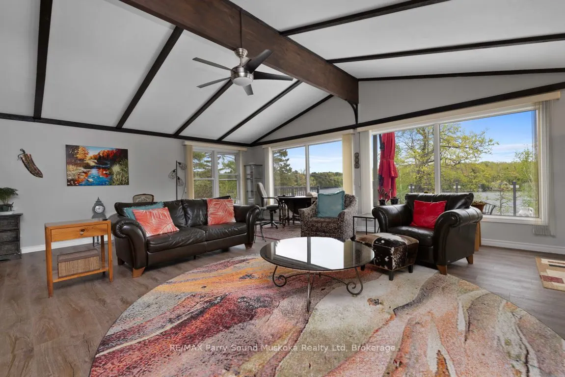 28 Lakeside Drive