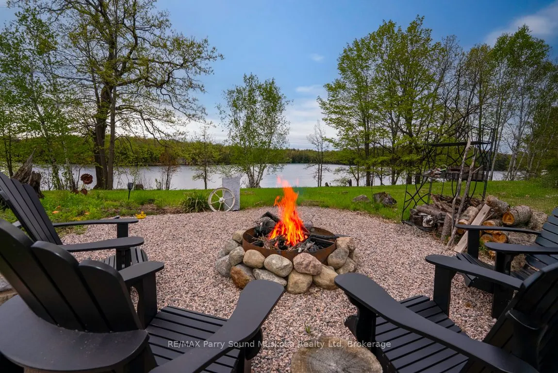 28 Lakeside Drive