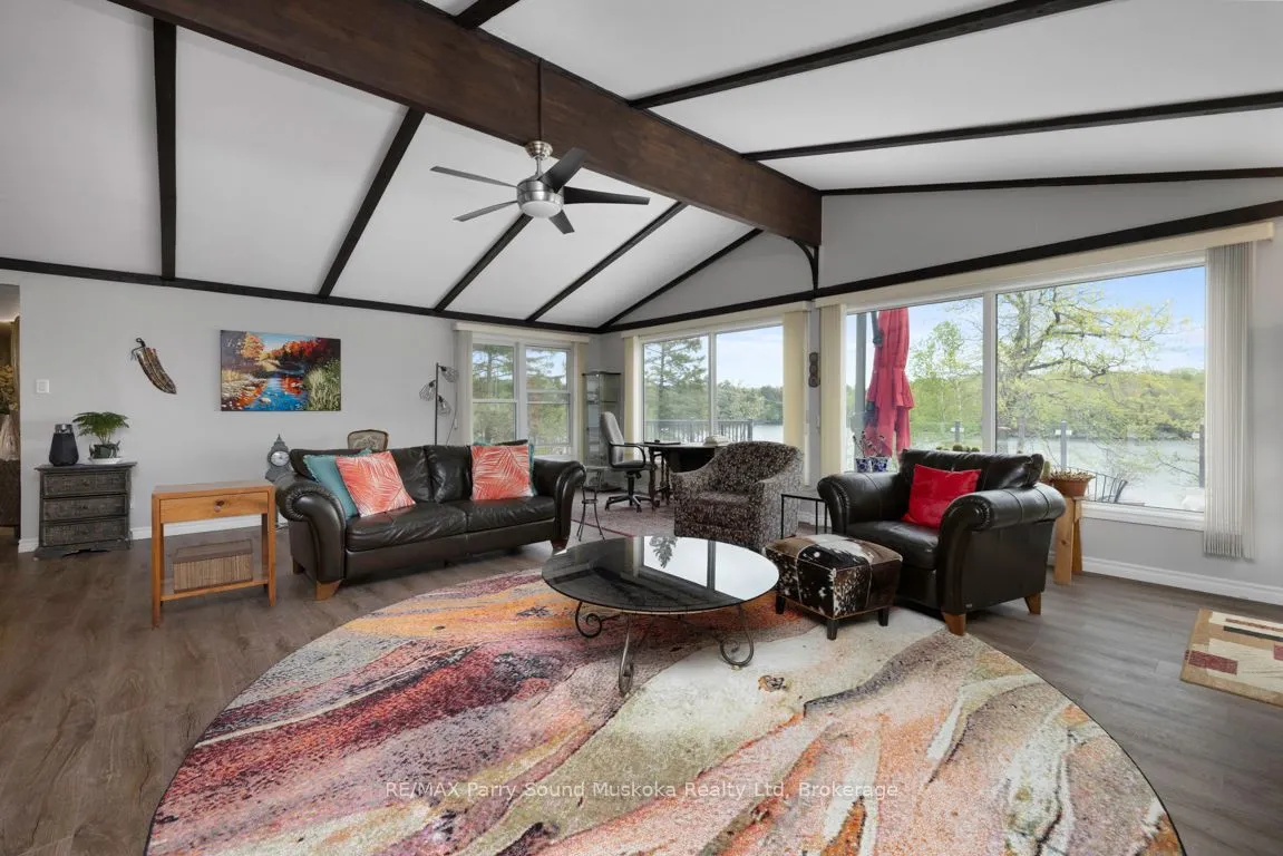 28 Lakeside Drive