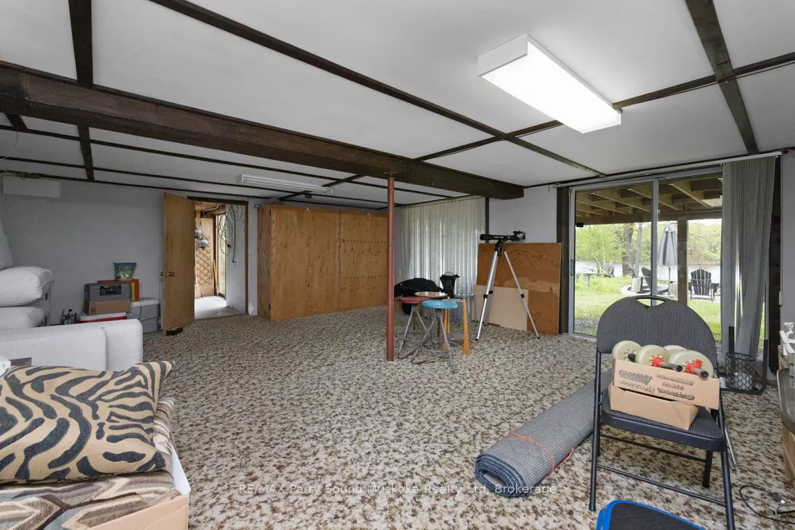 28 Lakeside Drive