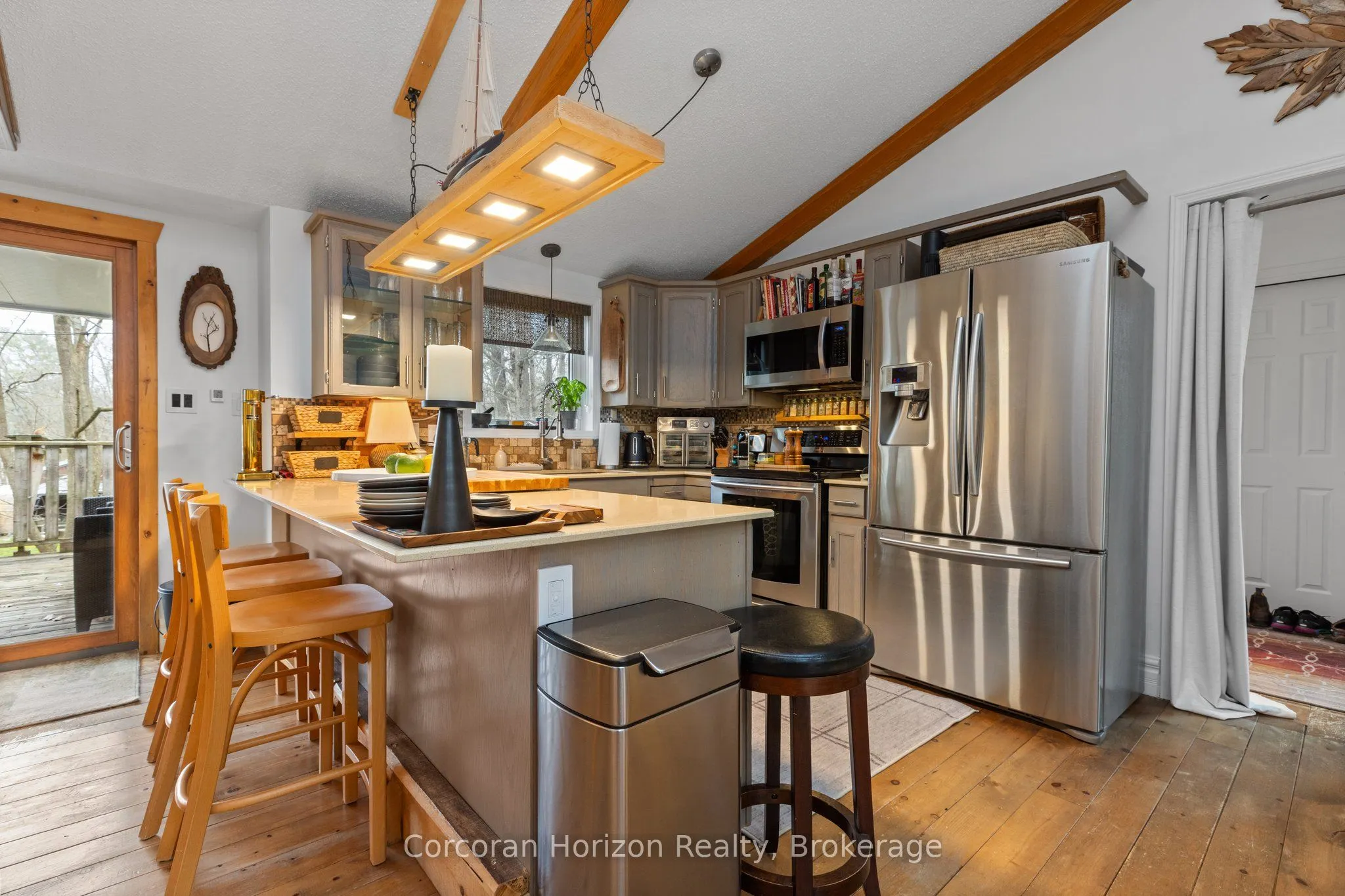 2517 HONEY HARBOUR Road