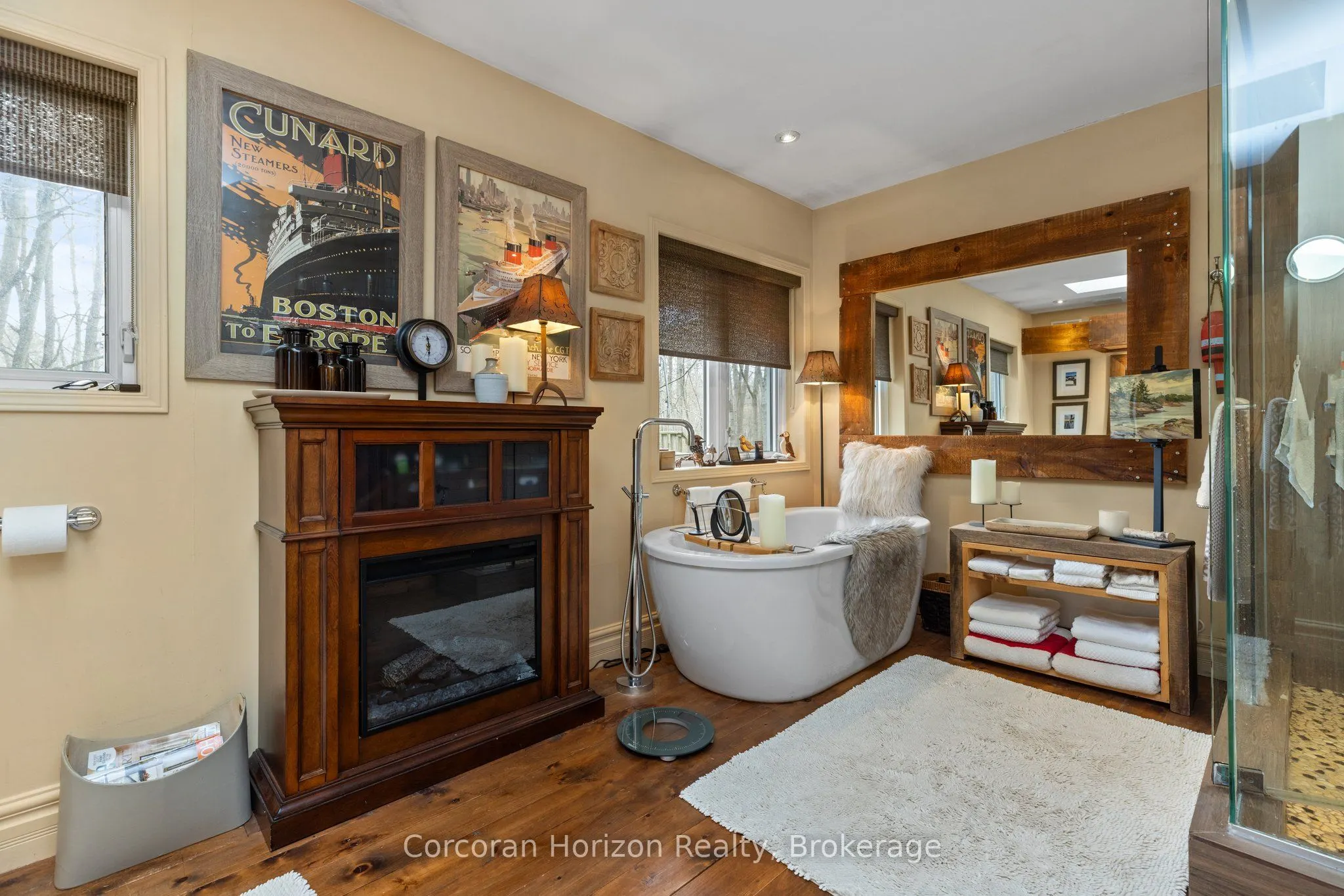 2517 HONEY HARBOUR Road