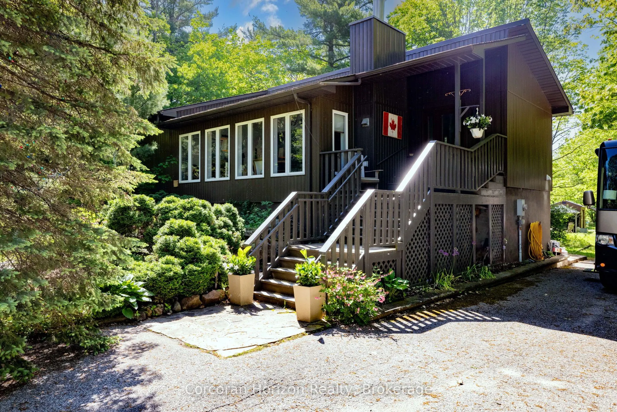 2517 HONEY HARBOUR Road