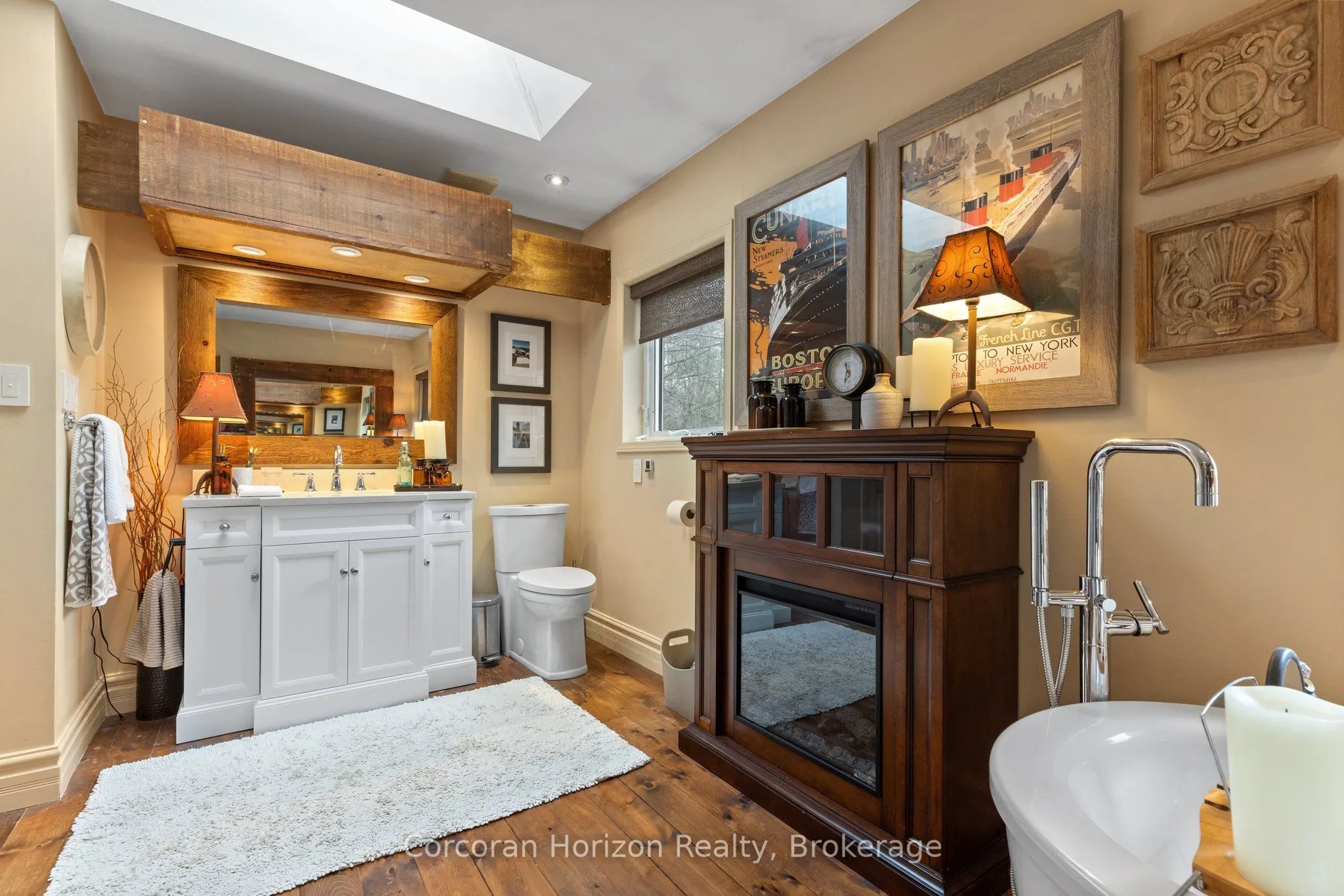 2517 HONEY HARBOUR Road