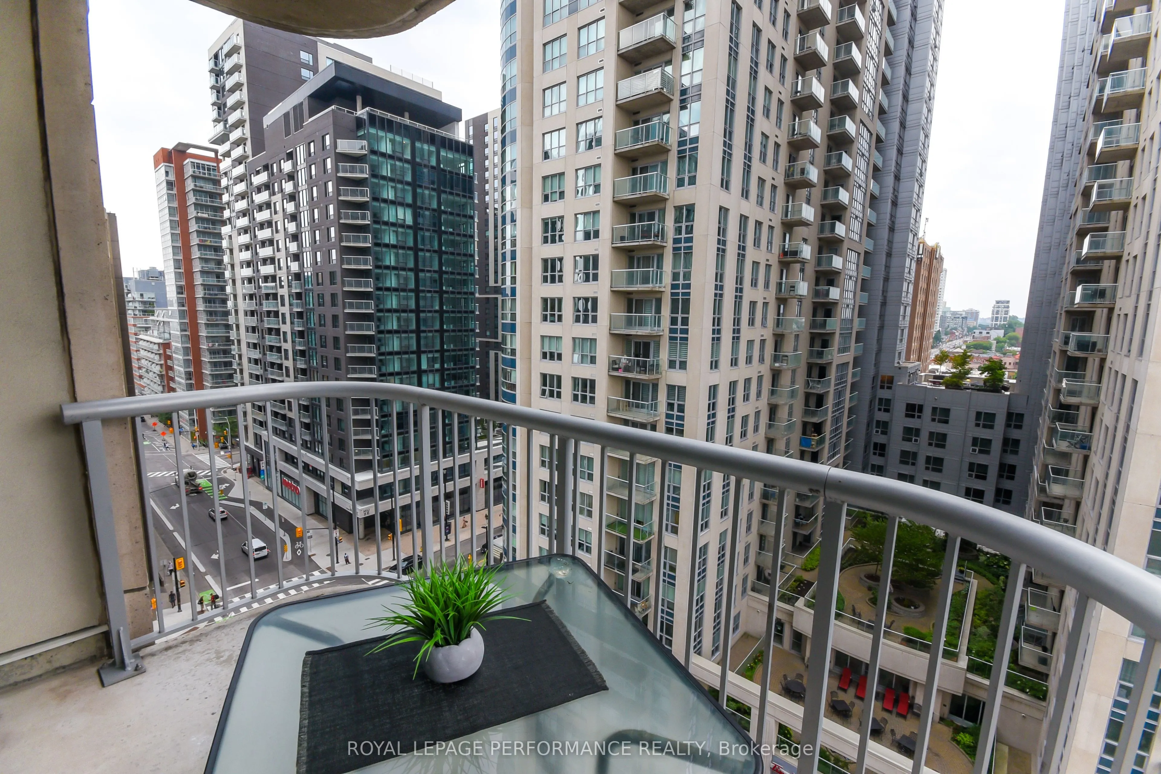234 Rideau Street, #1107
