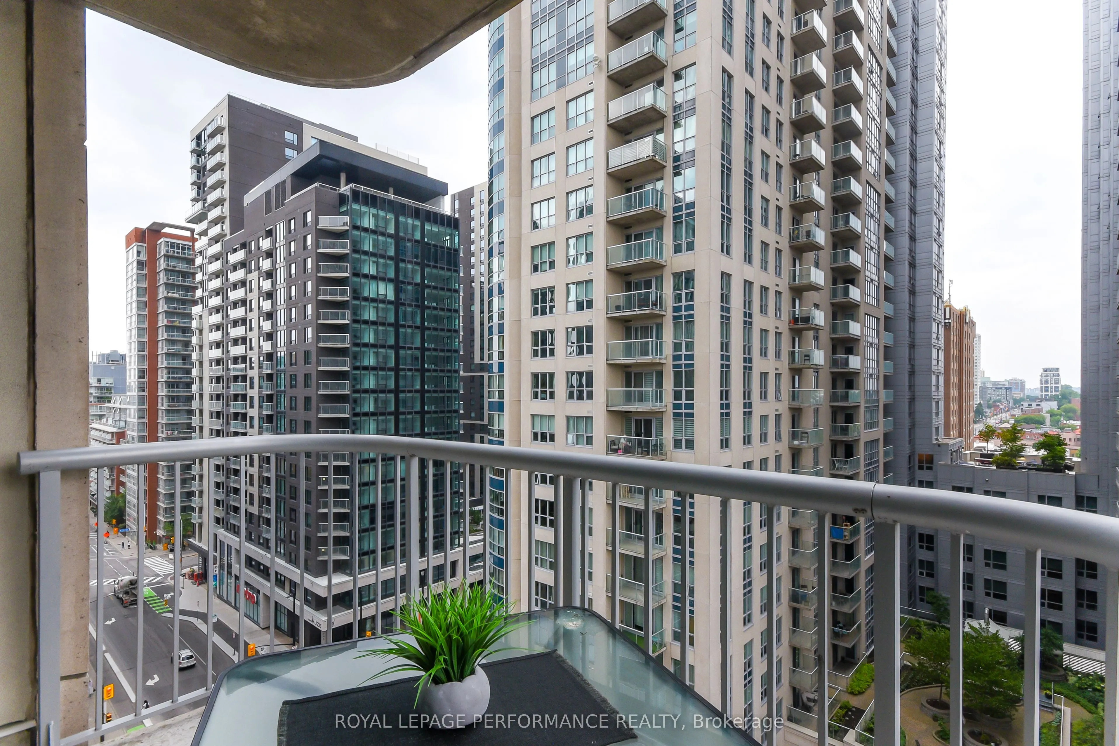 234 Rideau Street, #1107