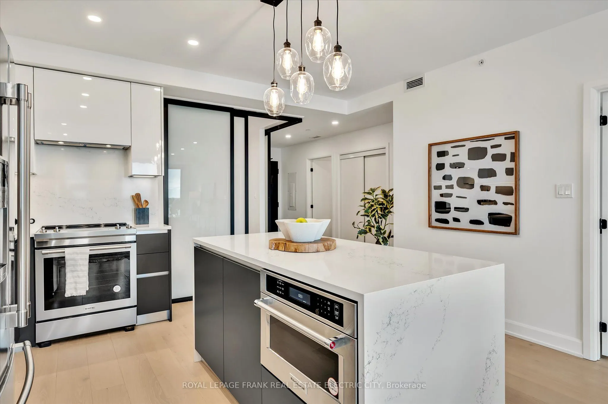 195 Hunter Street E, #502