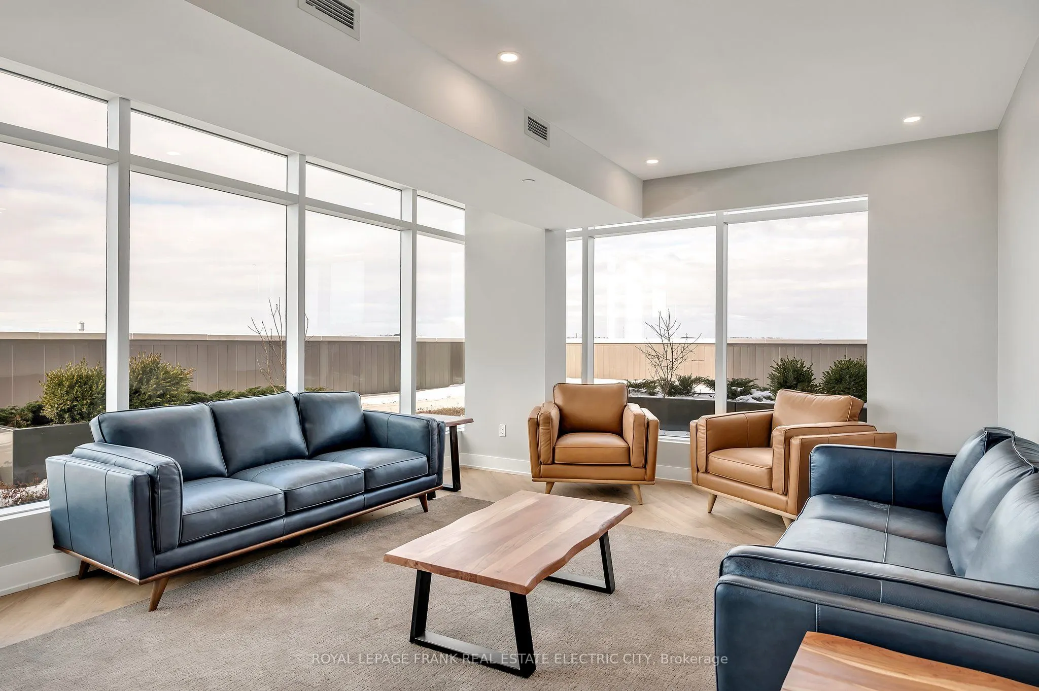 195 Hunter Street E, #502