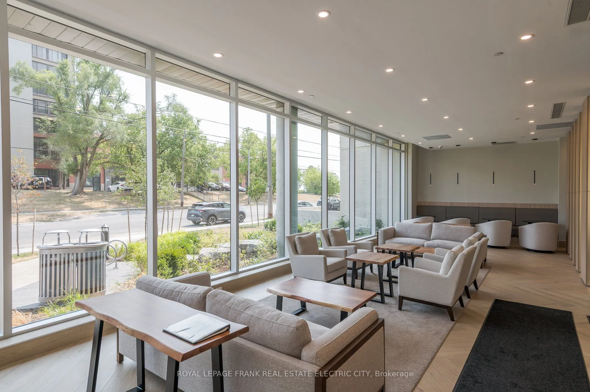 195 Hunter Street E, #502