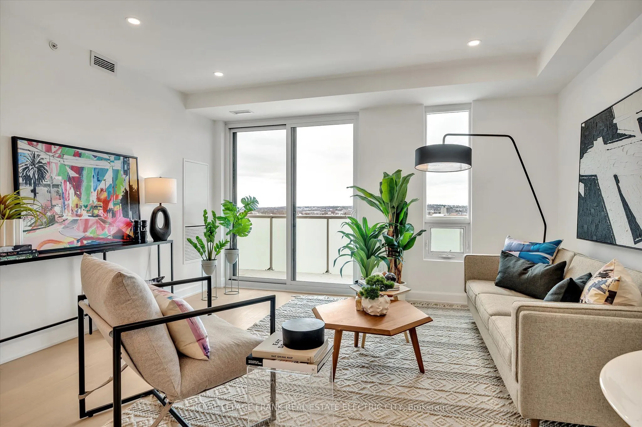 195 Hunter Street E, #502