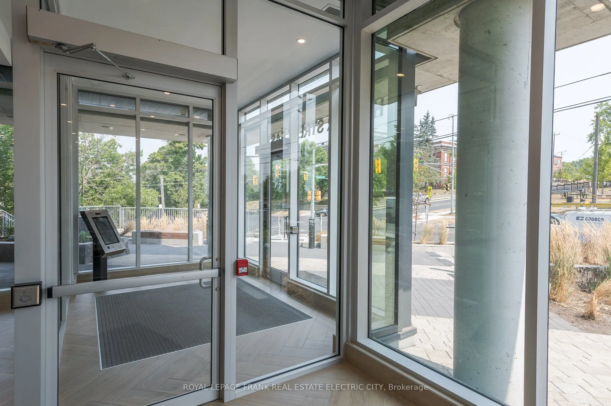 195 Hunter Street E, #502