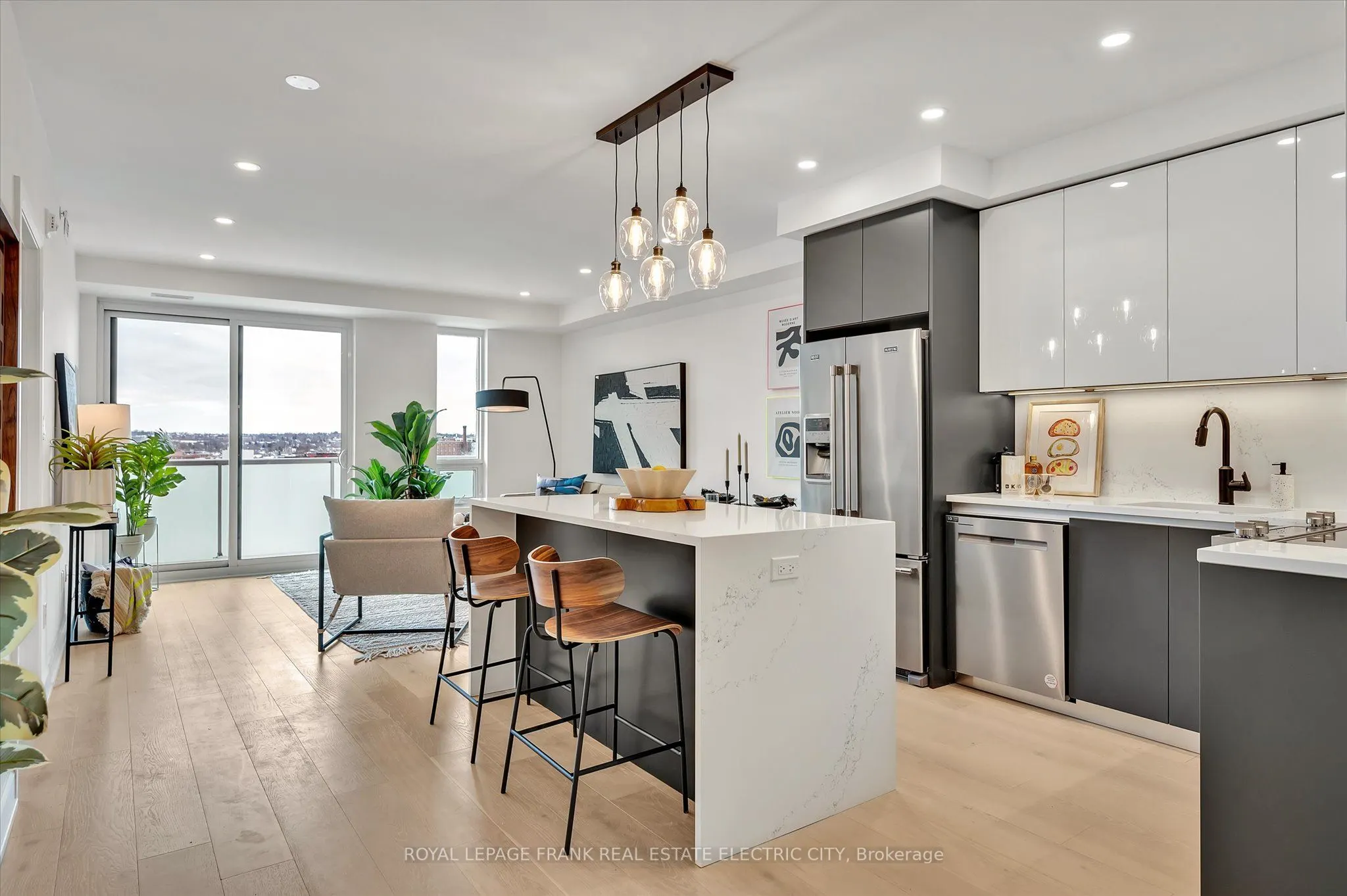 195 Hunter Street E, #502