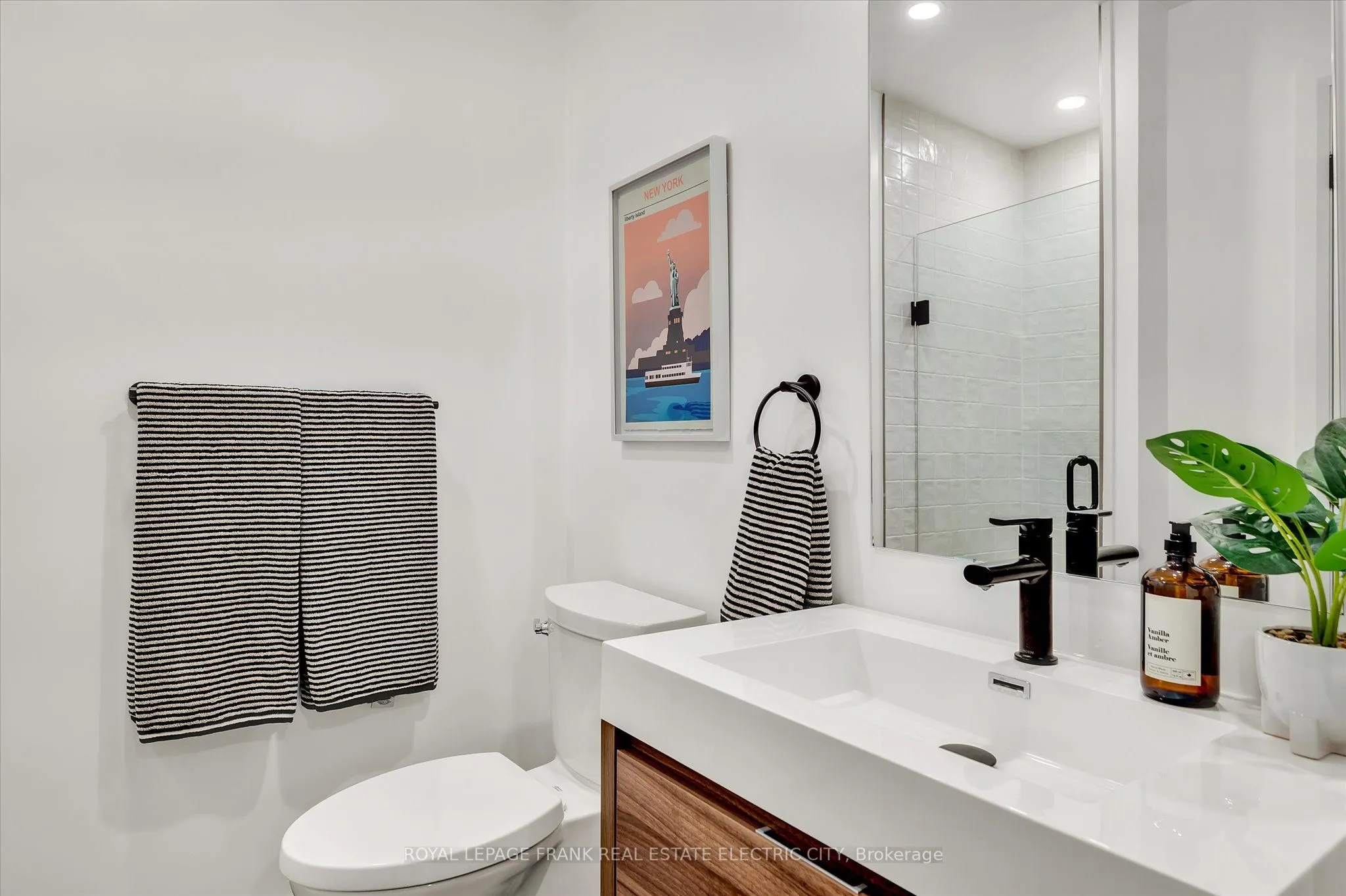 195 Hunter Street E, #502