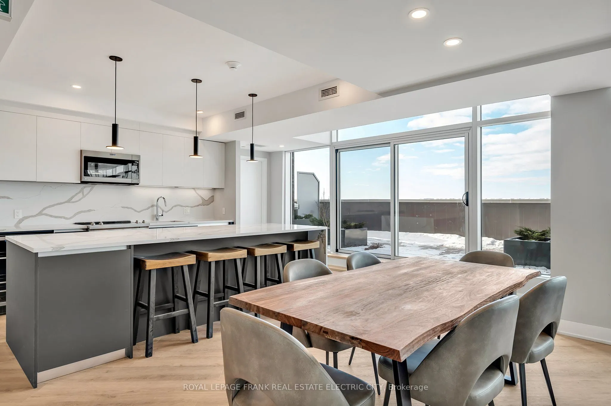 195 Hunter Street E, #502