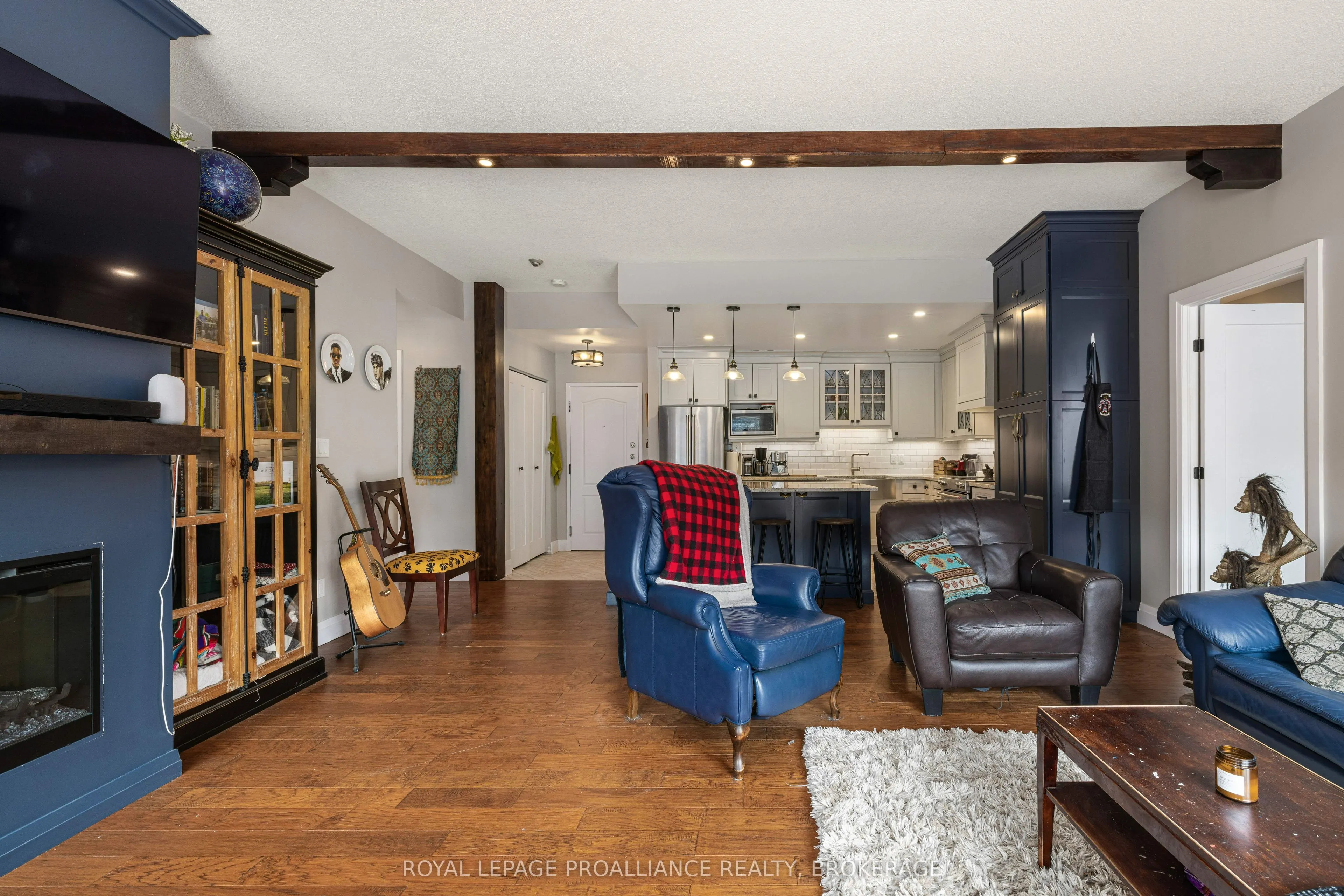 350 Wellington Street, #205
