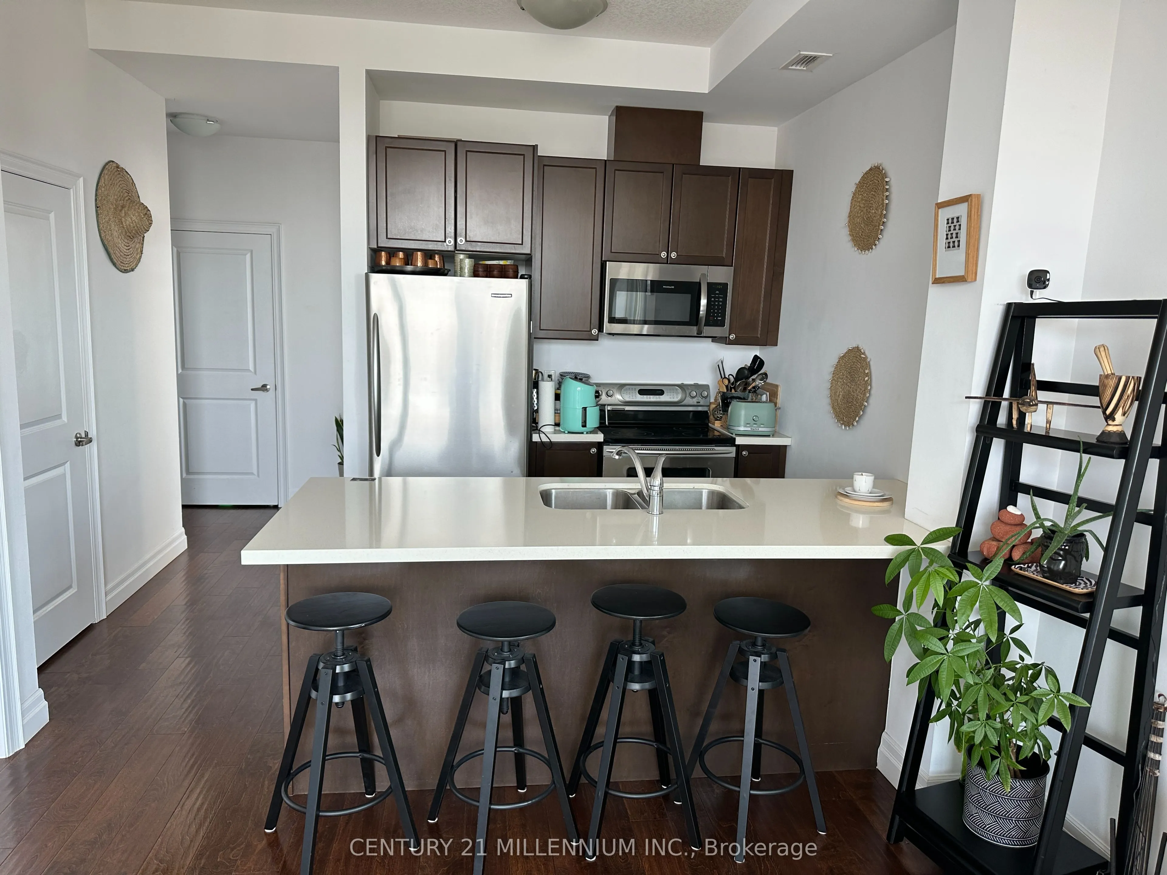 101 Shoreview Place, #620
