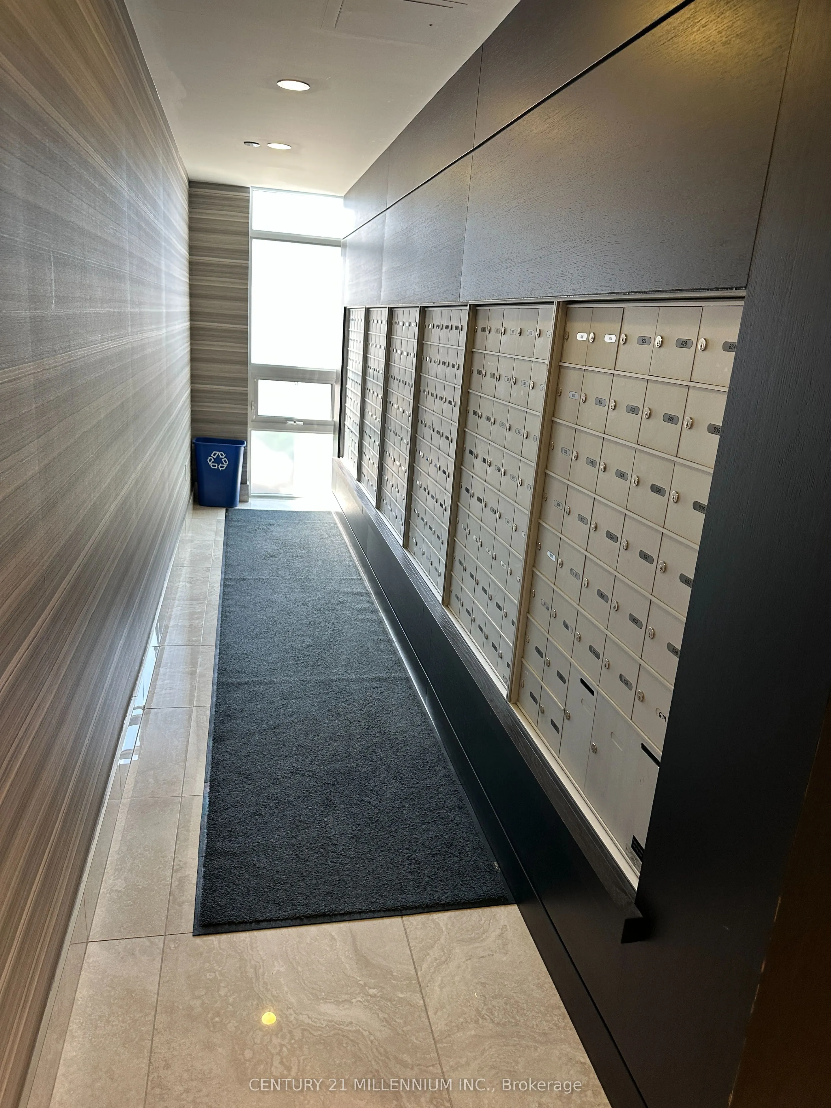 101 Shoreview Place, #620