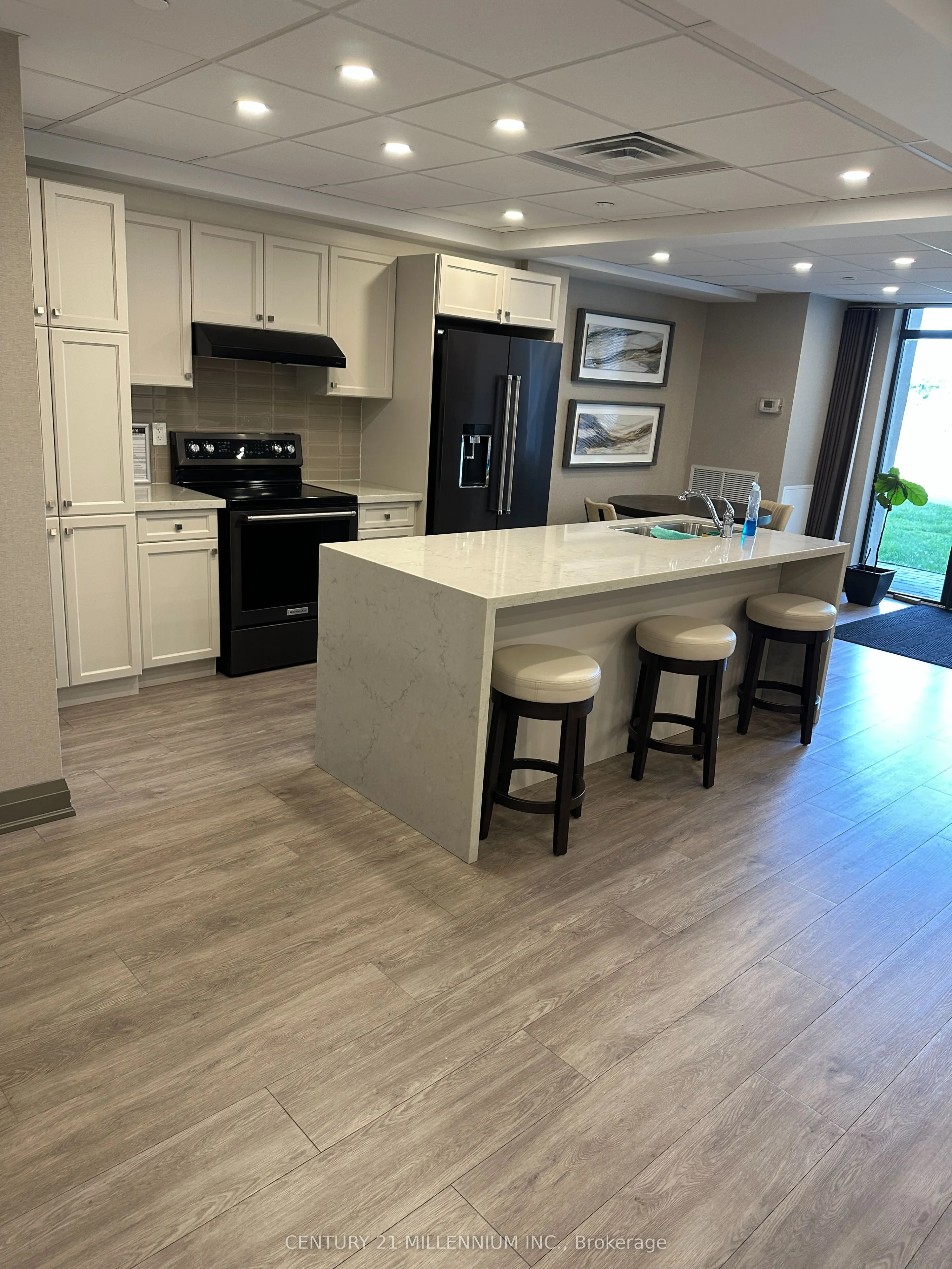 101 Shoreview Place, #620