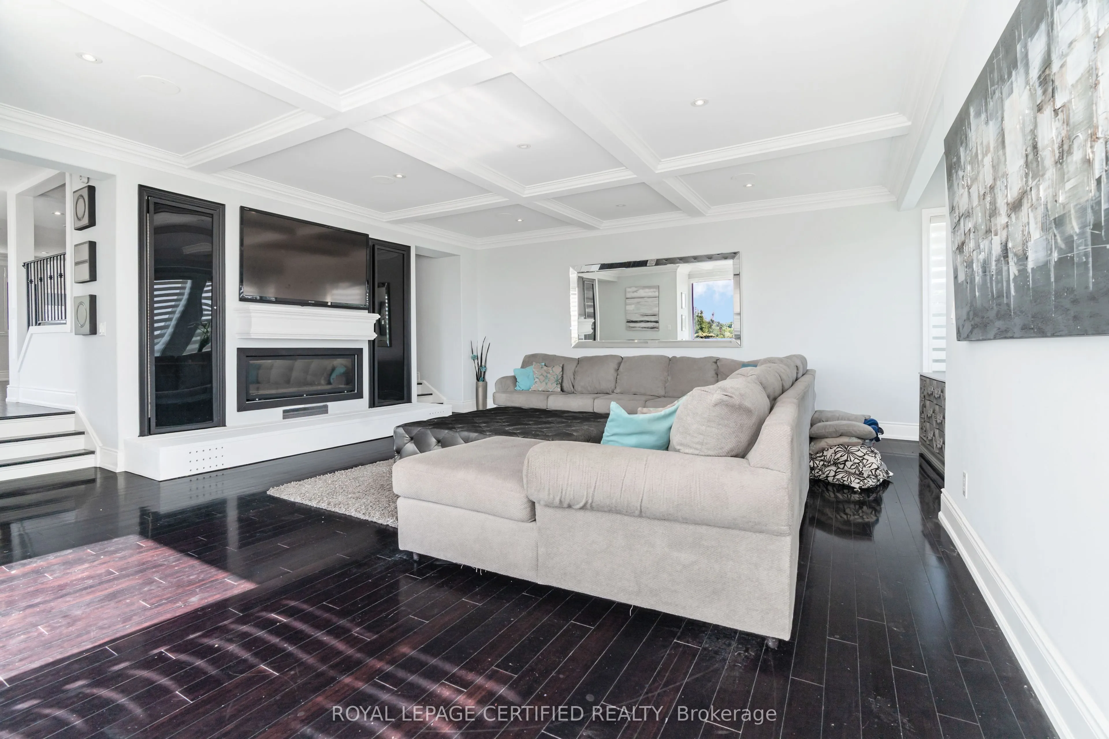 9170 Sideroad 27