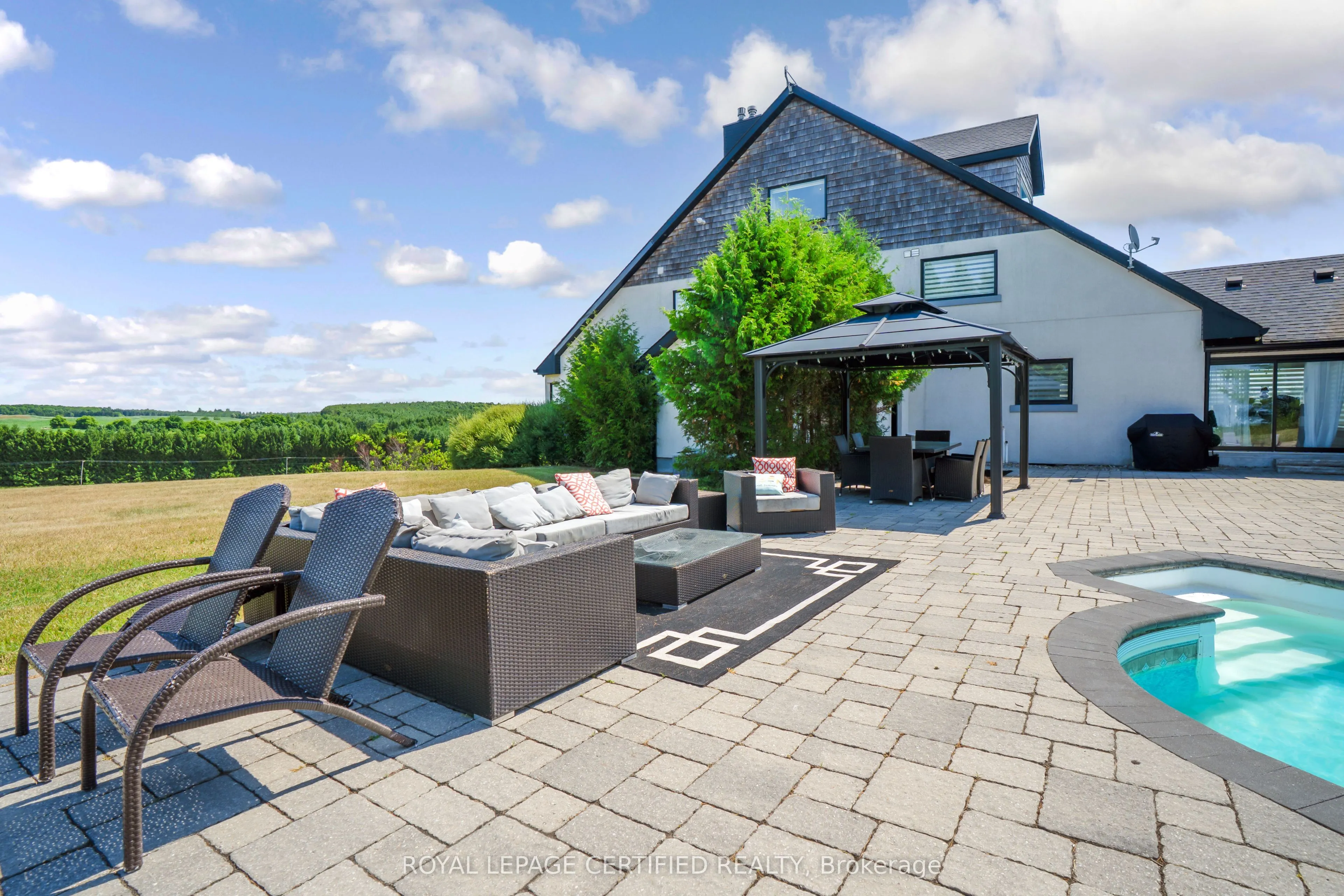 9170 Sideroad 27