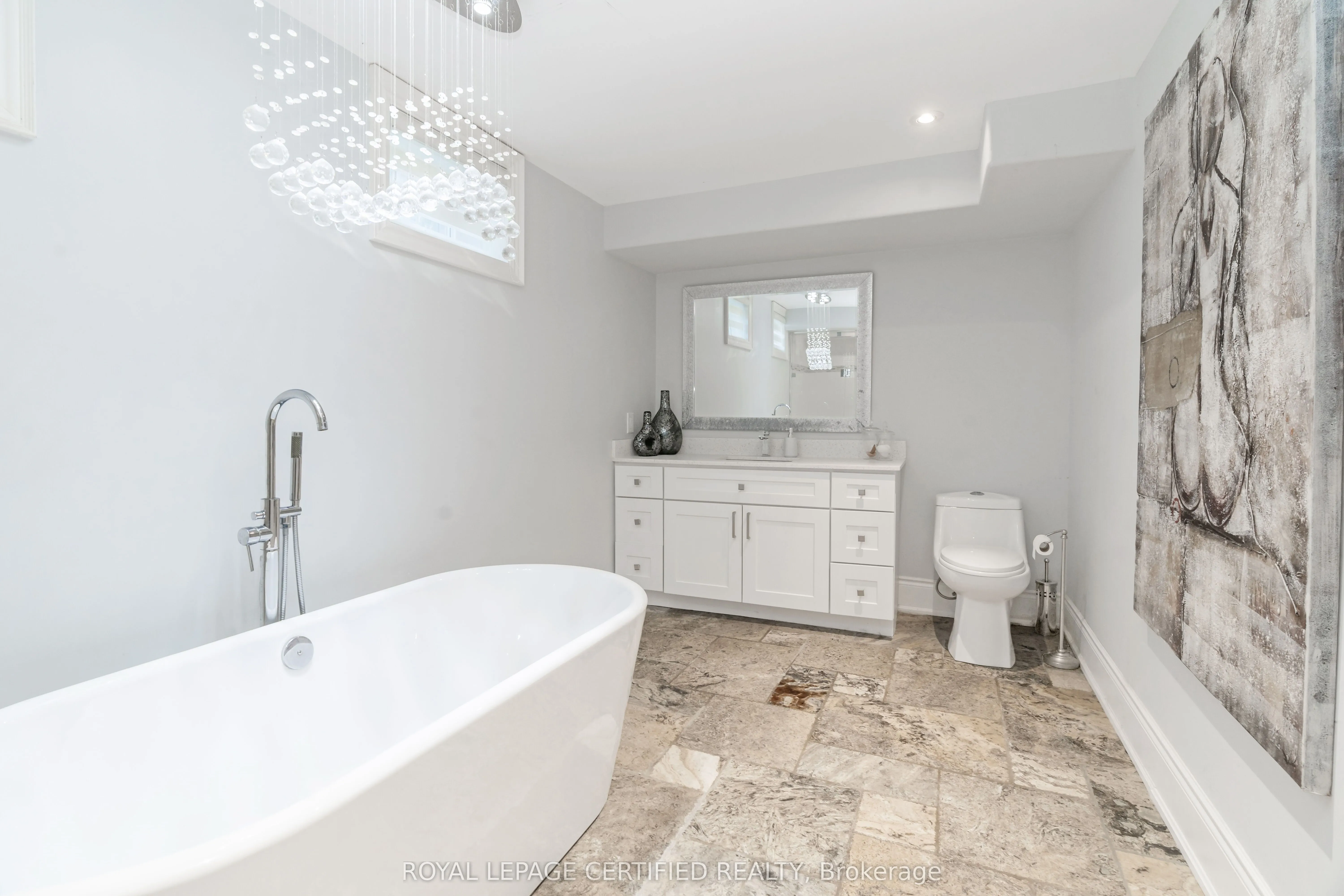 9170 Sideroad 27