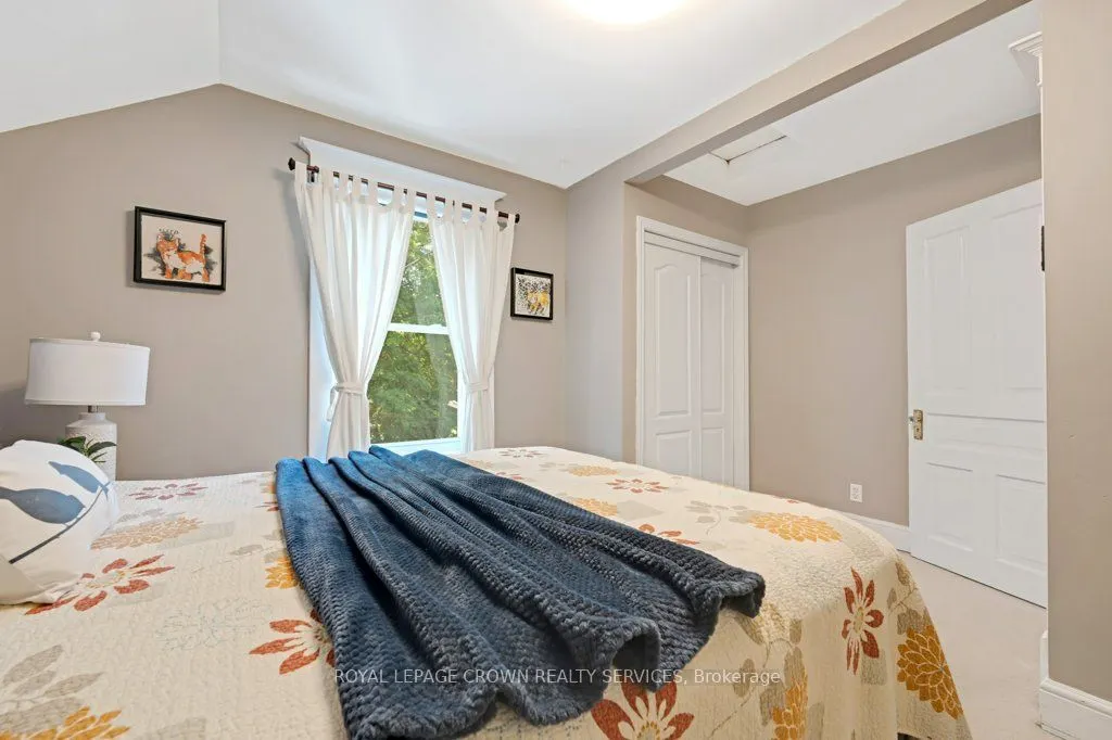 66 Brant Road S
