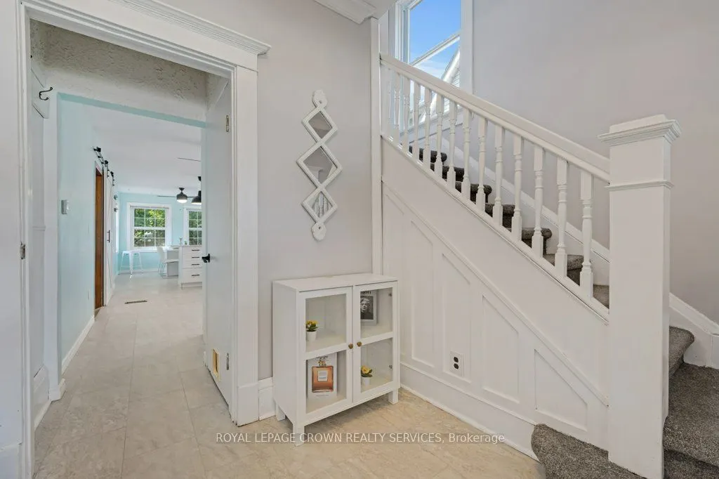 66 Brant Road S