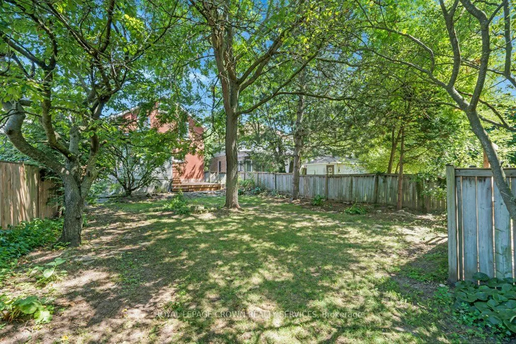 66 Brant Road S