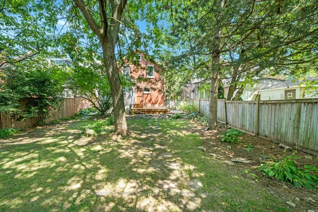 66 Brant Road S