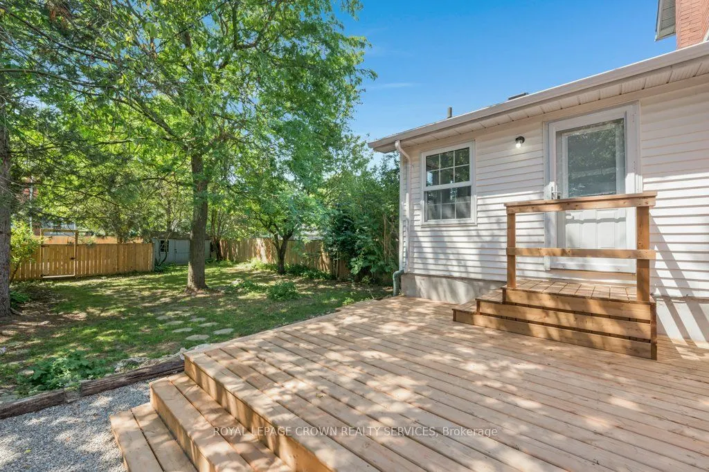 66 Brant Road S