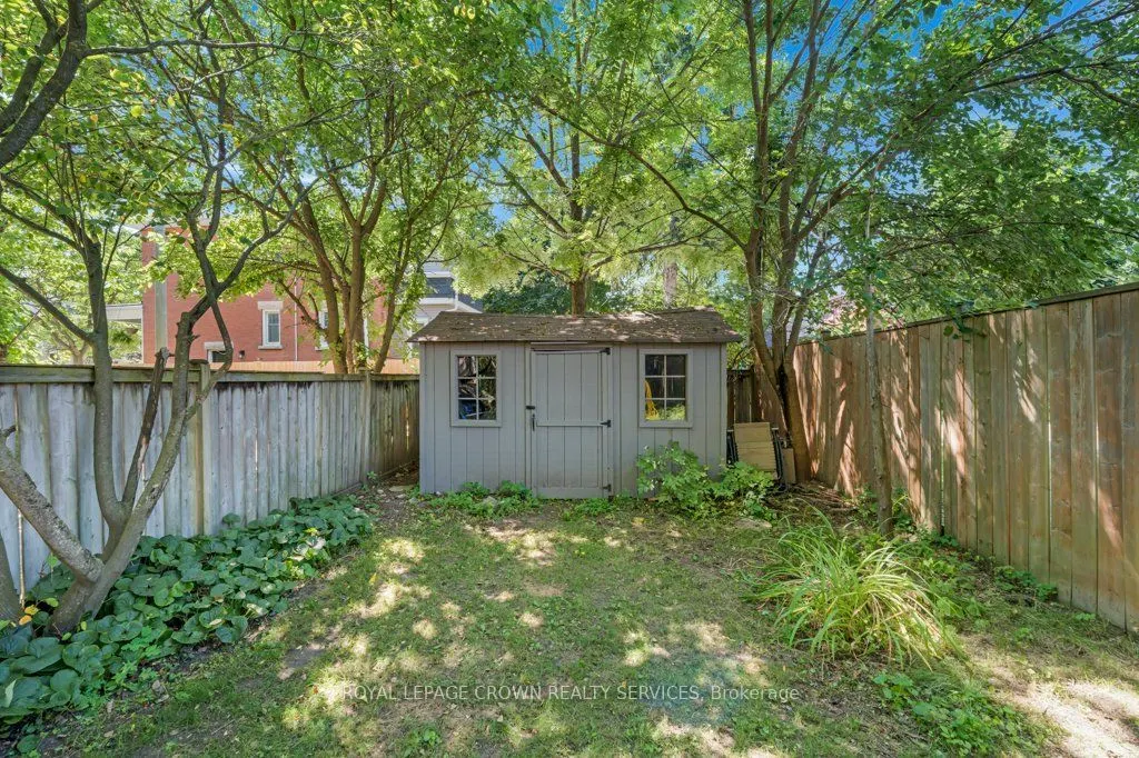 66 Brant Road S