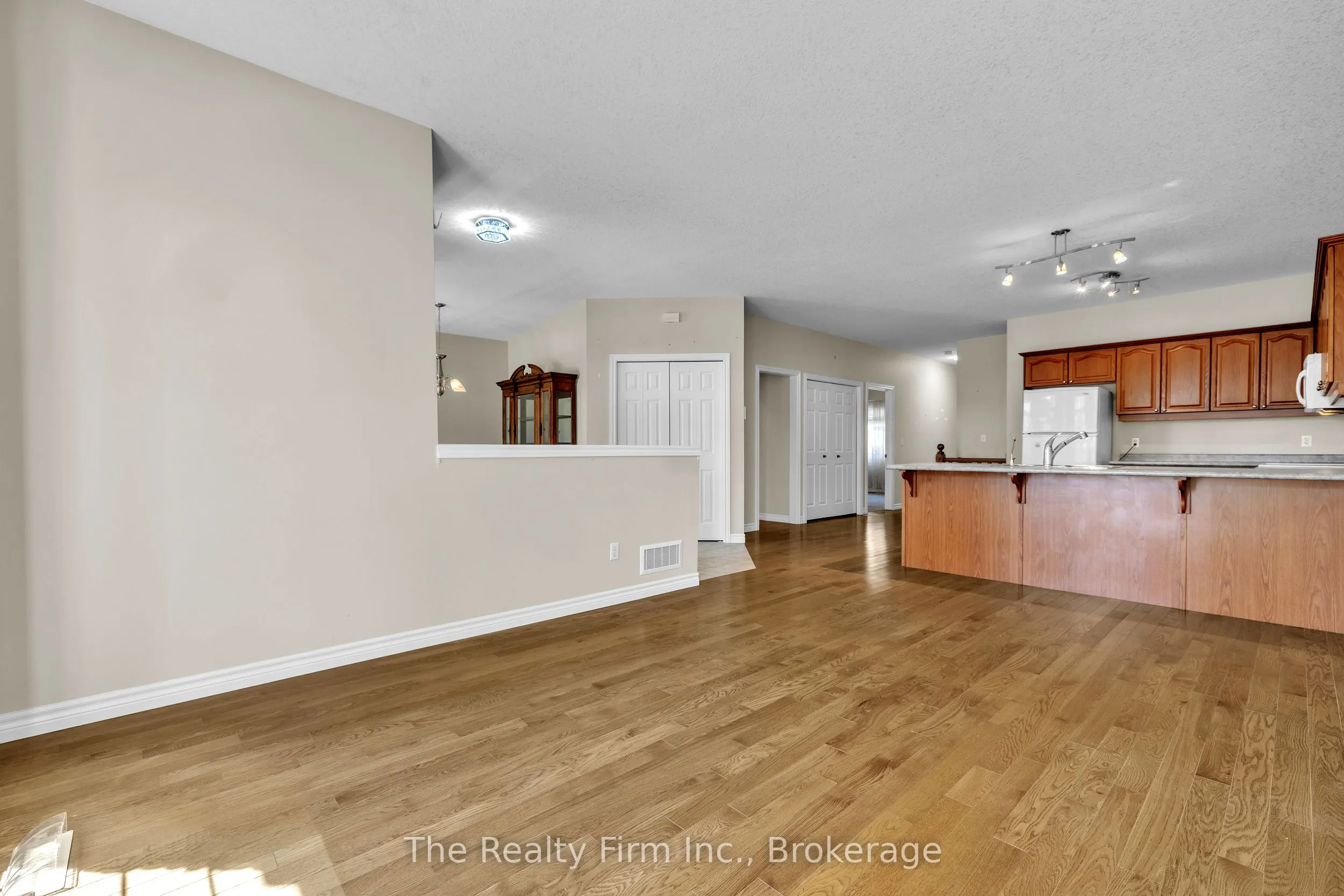665 Southwood Way, #3