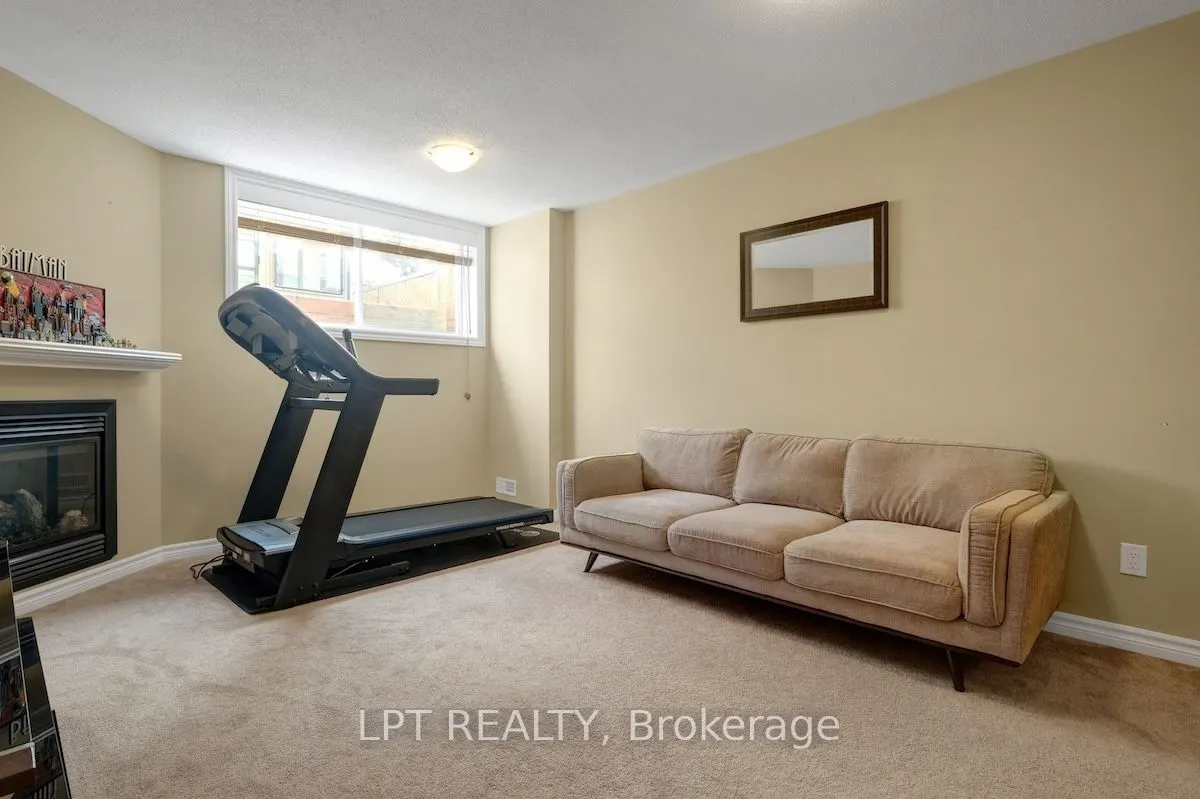 148 Waterfern Way