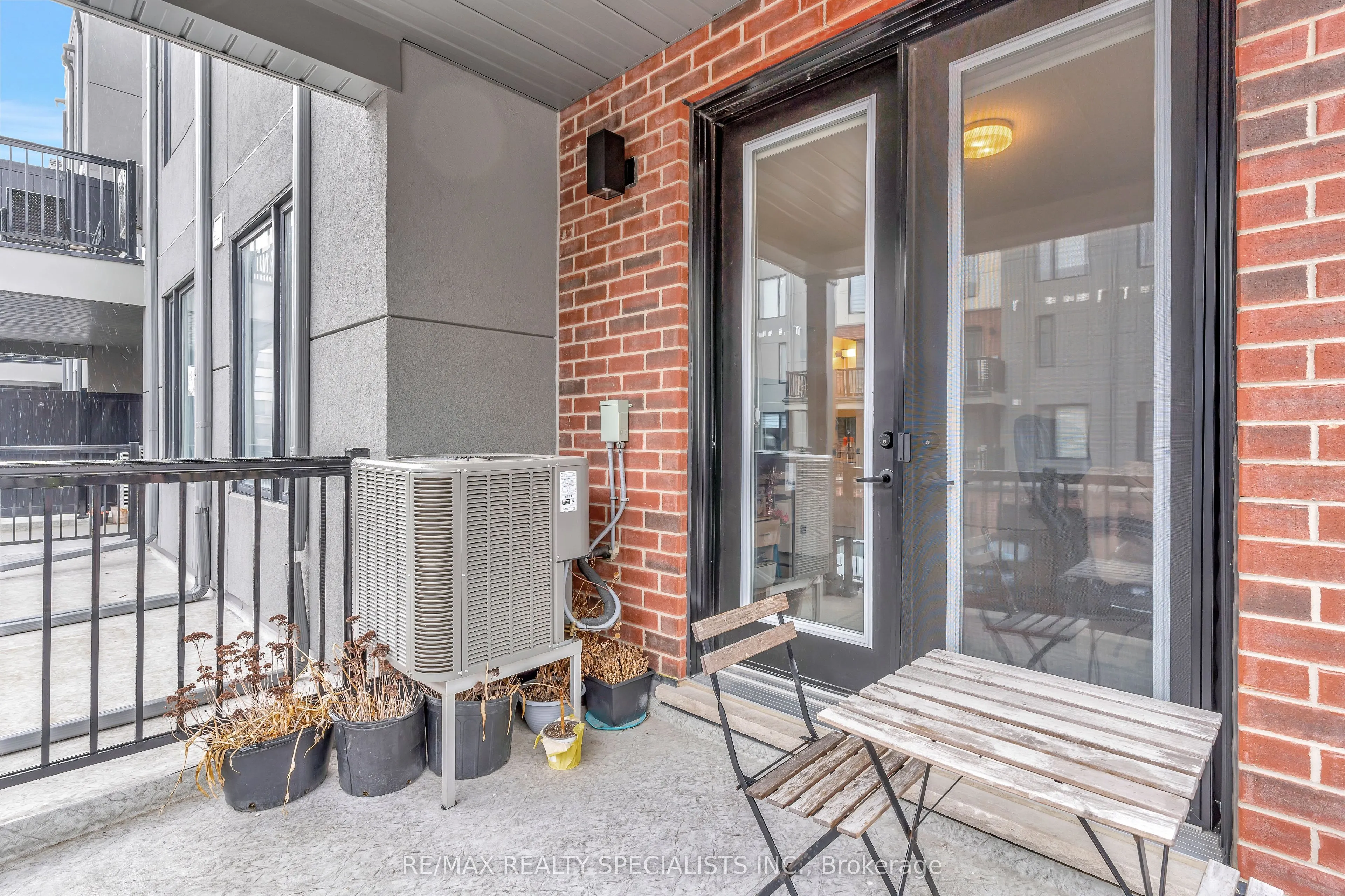 99 Roger Street, #21