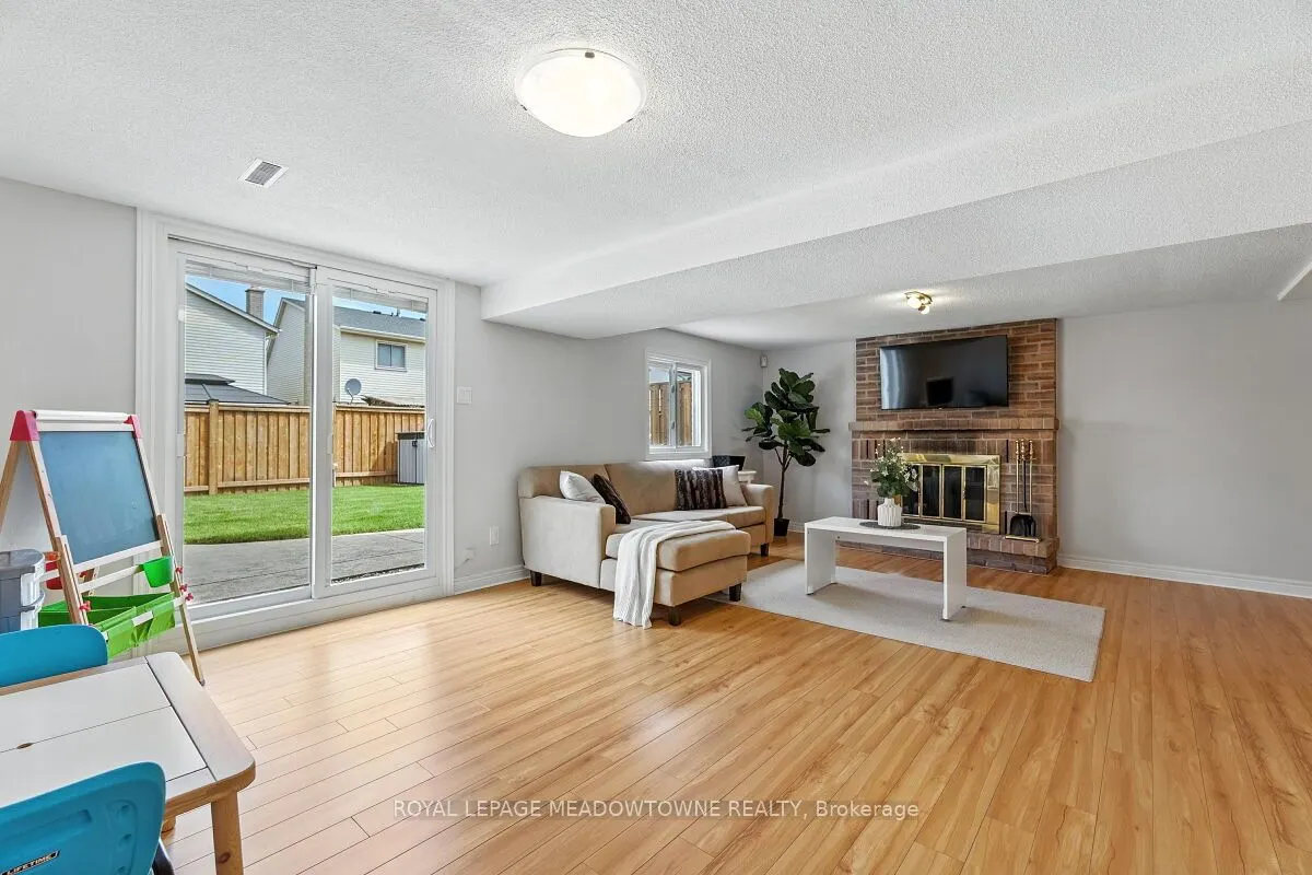3 Lyton Crescent