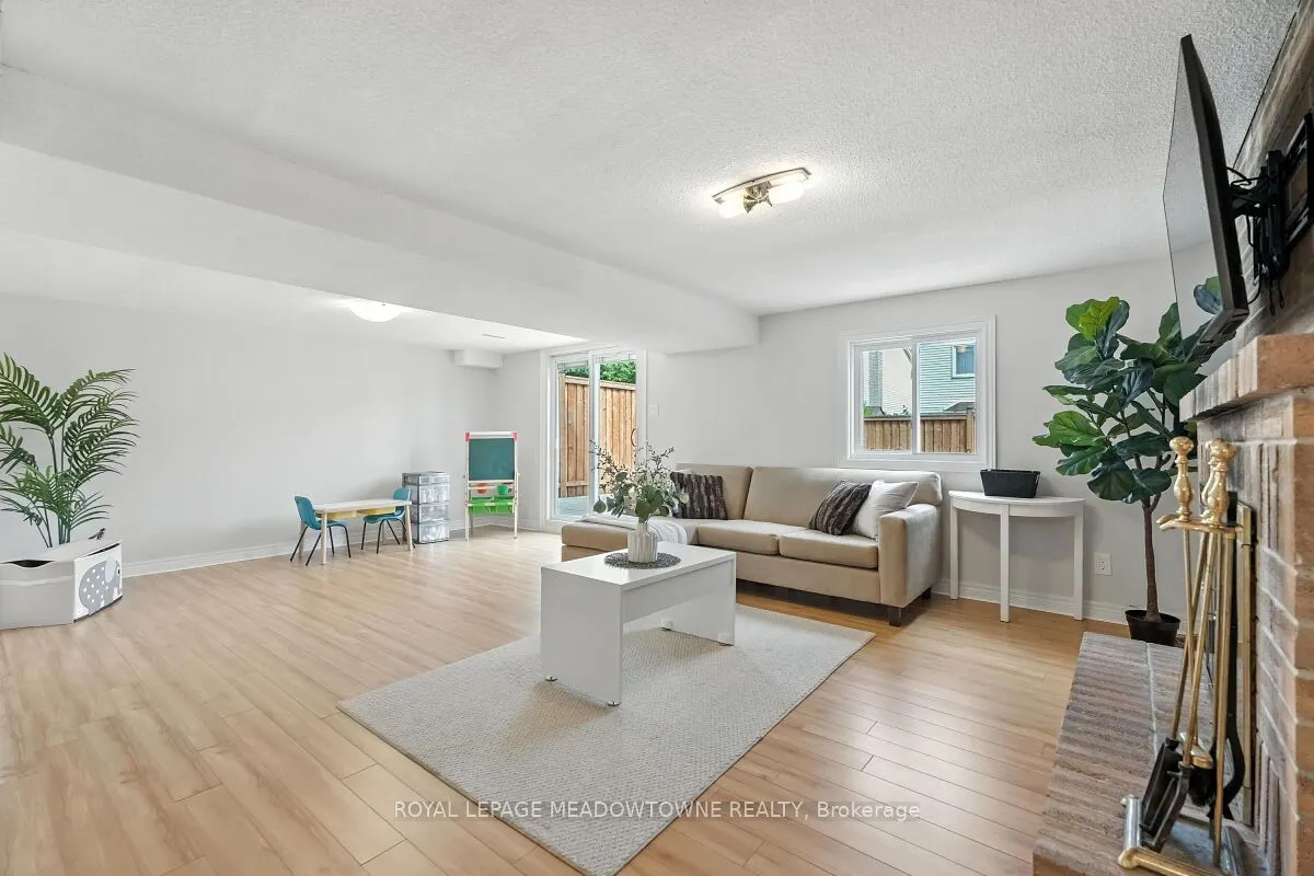 3 Lyton Crescent